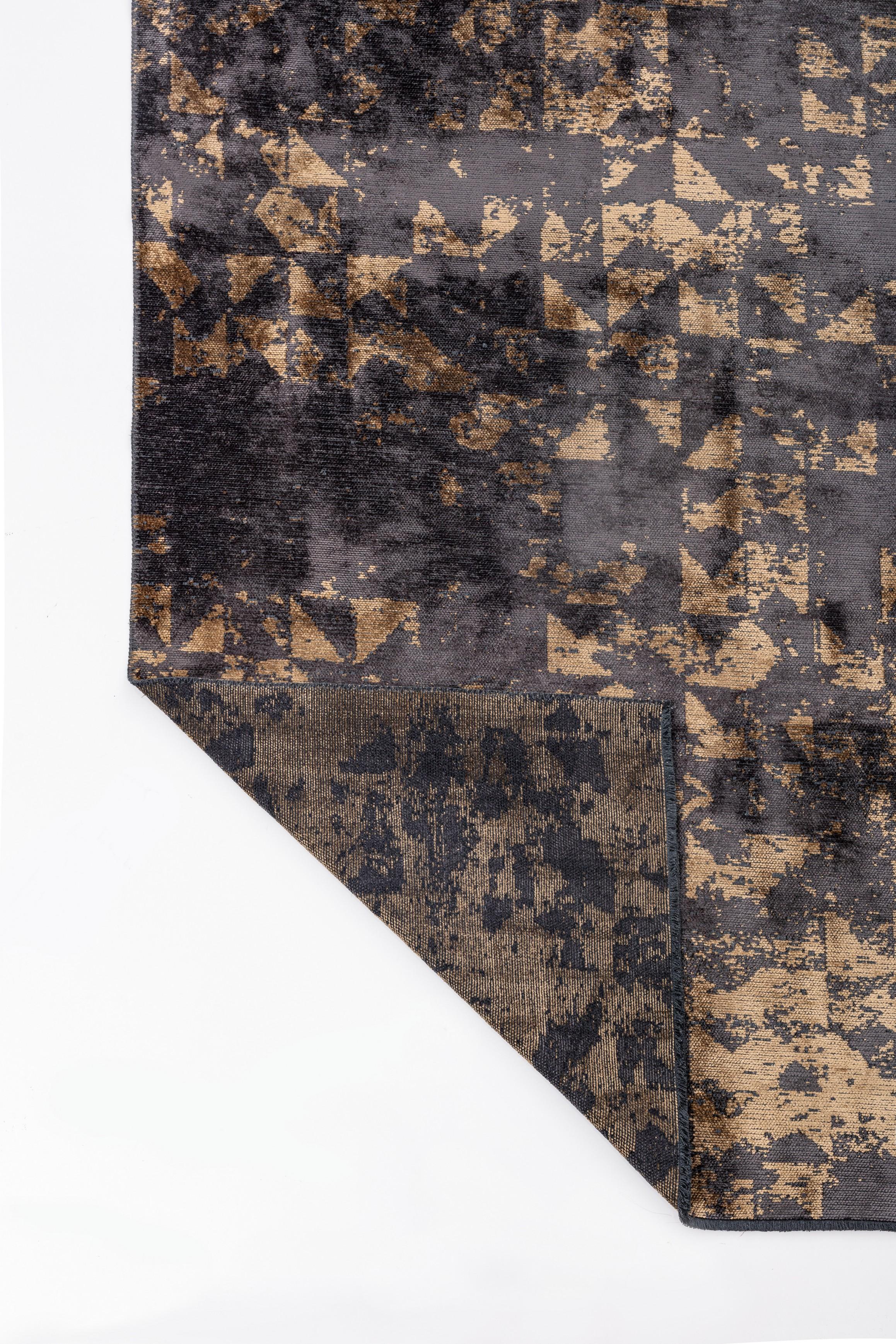 Im Angebot: Modern Camouflage Luxury Hand-Finished Area Rug,  (Braun) 3