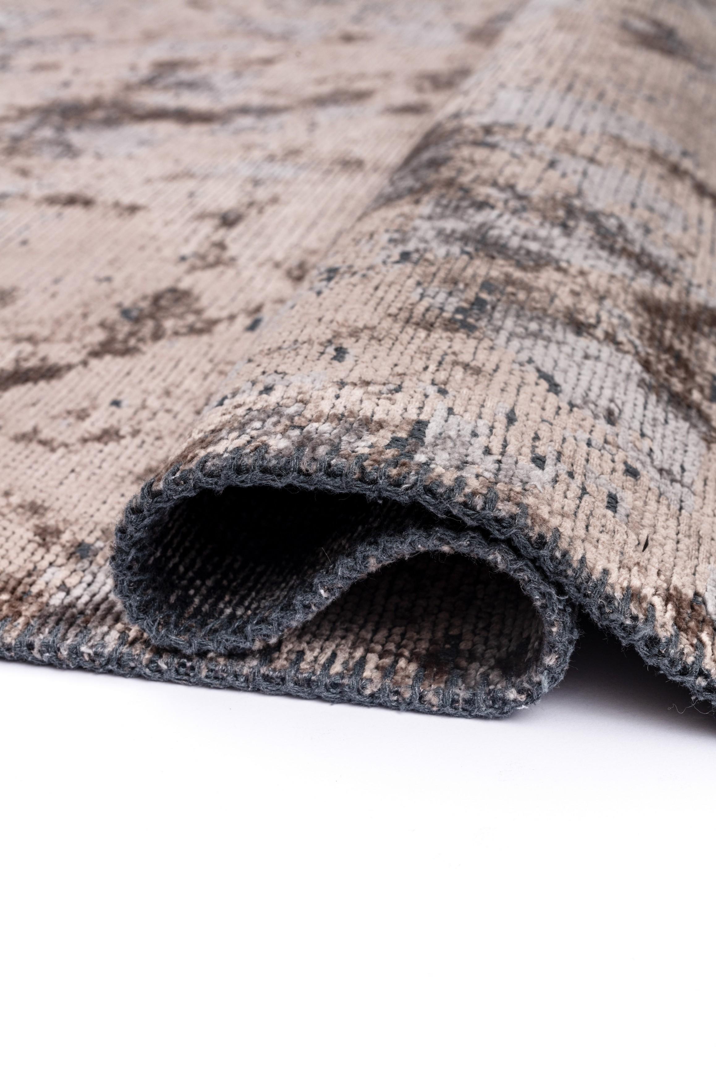 Im Angebot: Modern Camouflage Luxury Hand-Finished Area Rug,  (Grau) 2