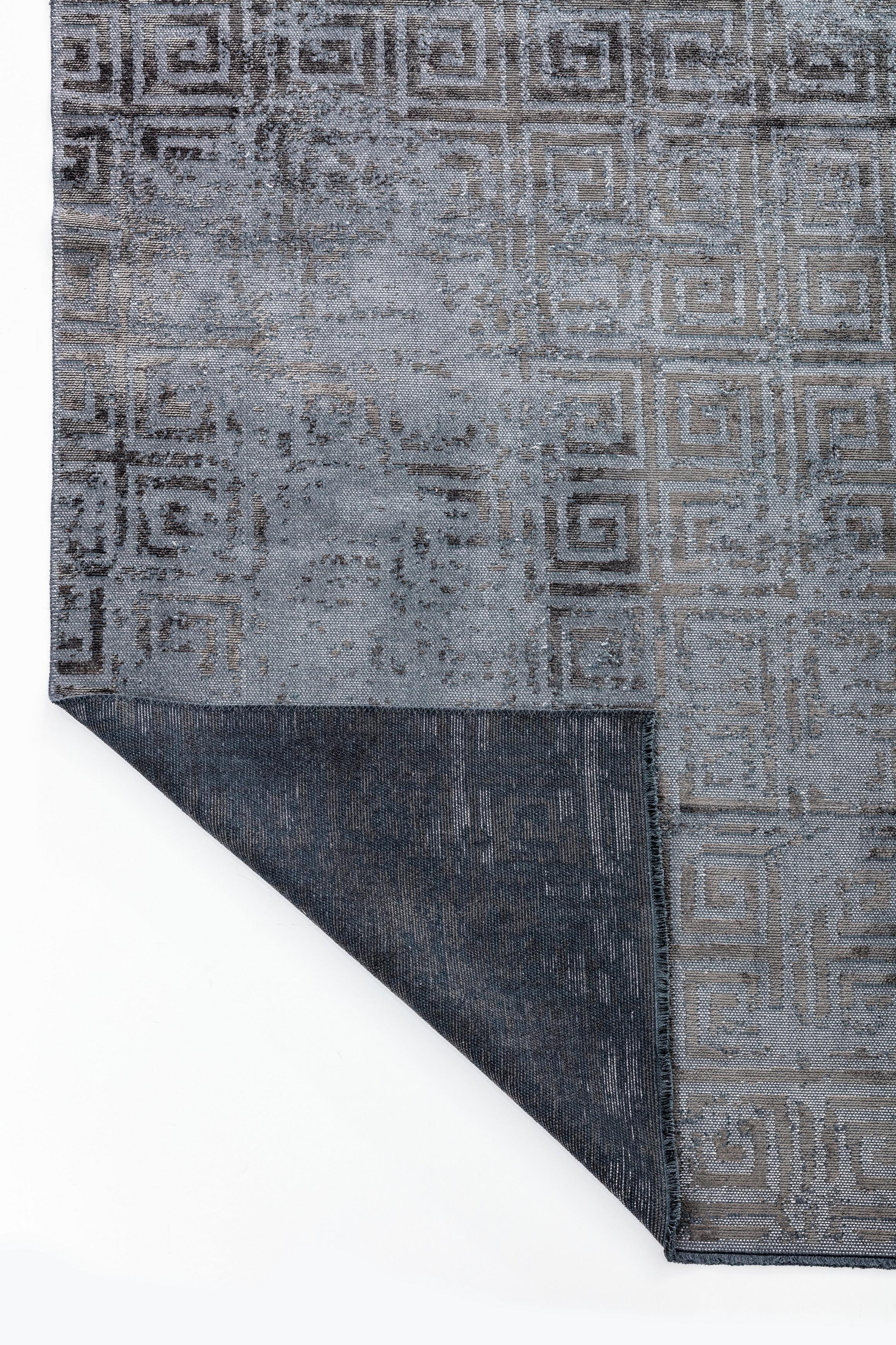 For Sale:  (Gray) Modern Checkered Luxury Area Rug 3