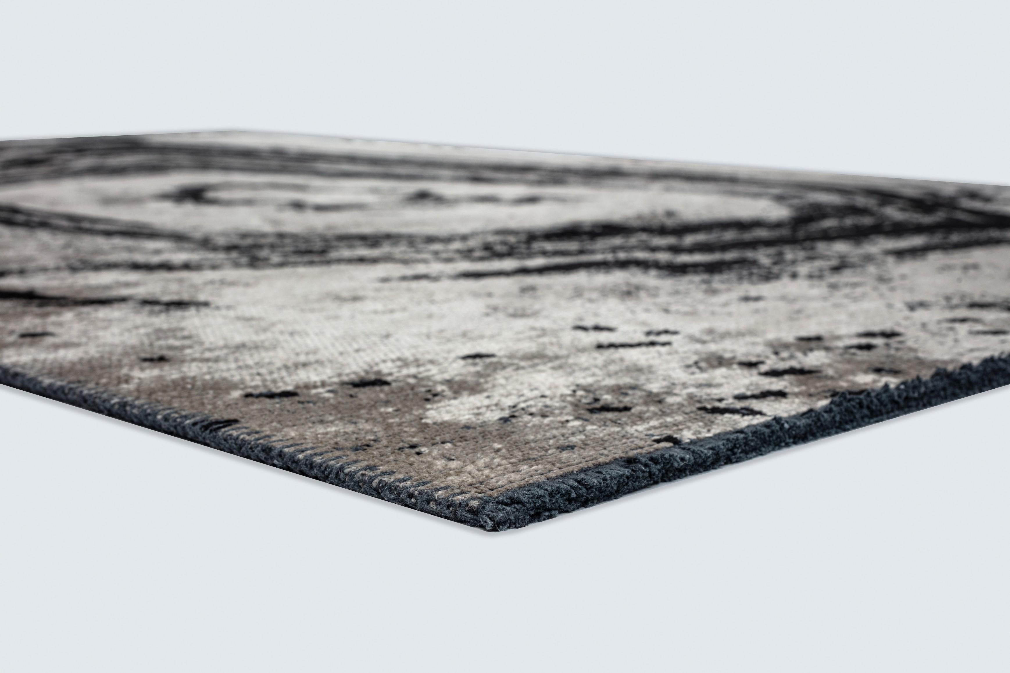 For Sale:  (Gray) Modern  Abstract Luxury Area Rug 4