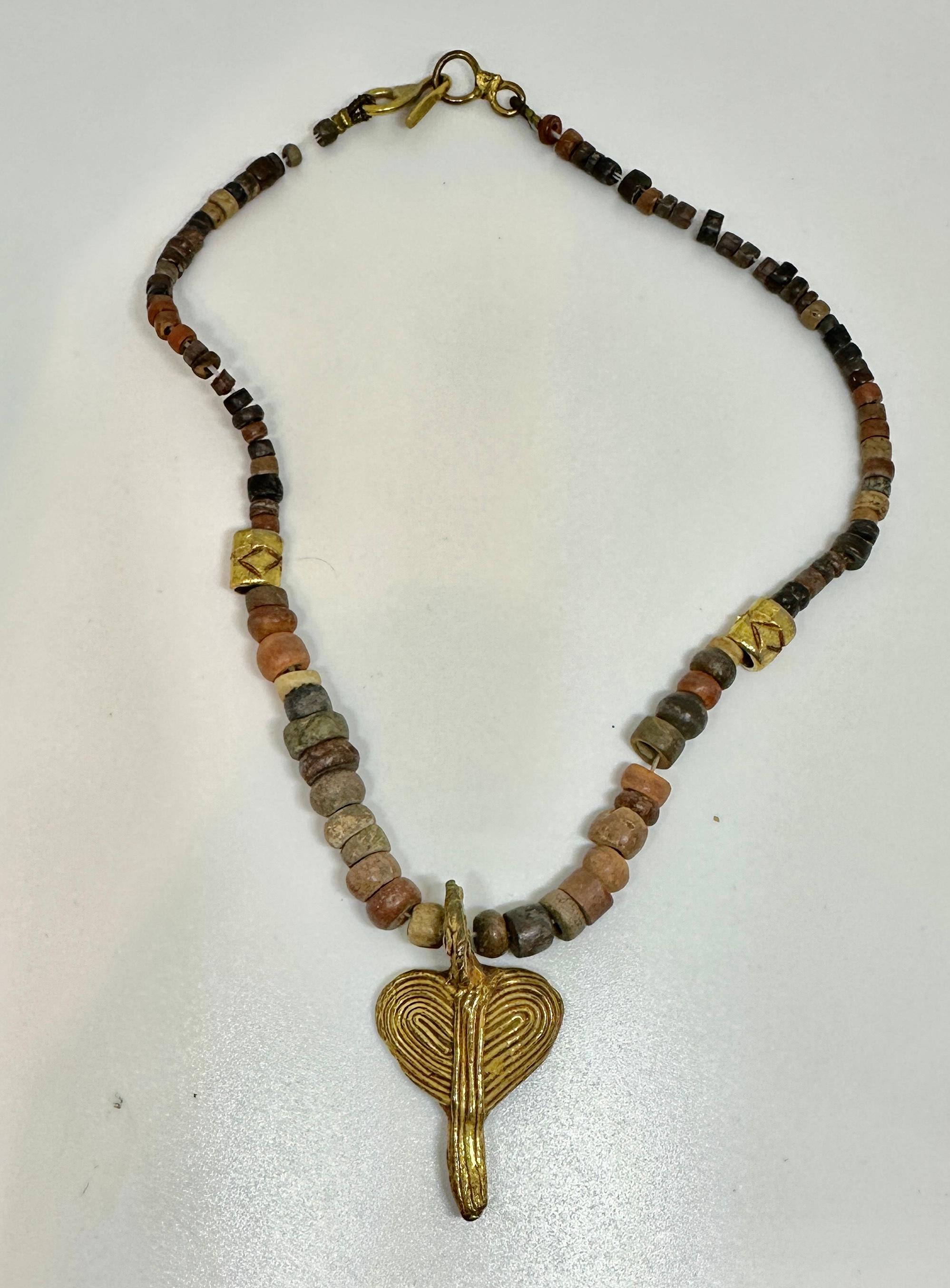 Raquel Welch Estate Personal Aztec Bird Collar de cuentas antiguas Garantizado en Excelente estado para la venta en New York, NY