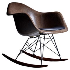 Silla mecedora RAR Ray & Charles Eames para Vitra 