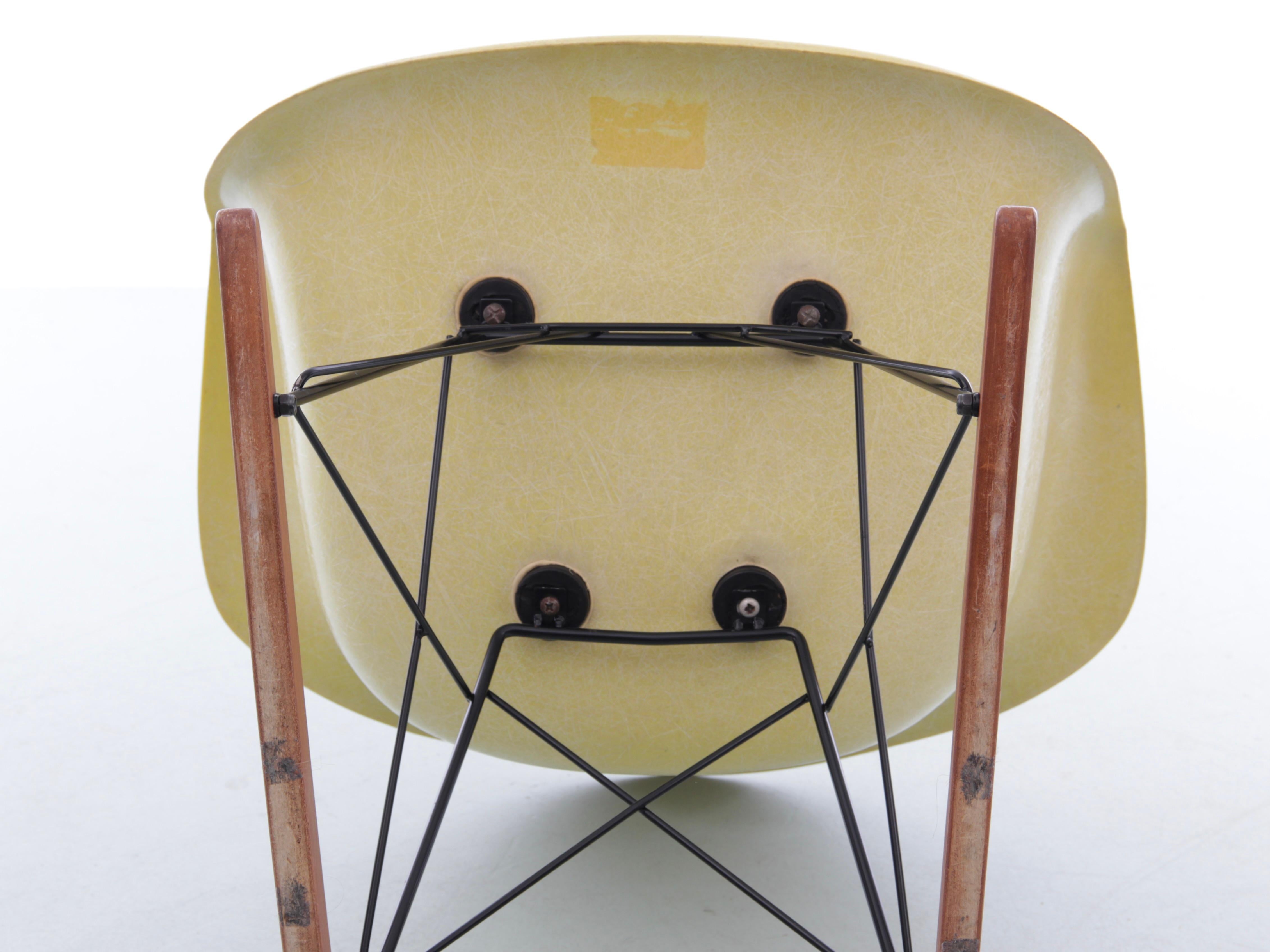 Chaise à bascule Eames jaune d'origine vintage - Herman Miller en vente 2
