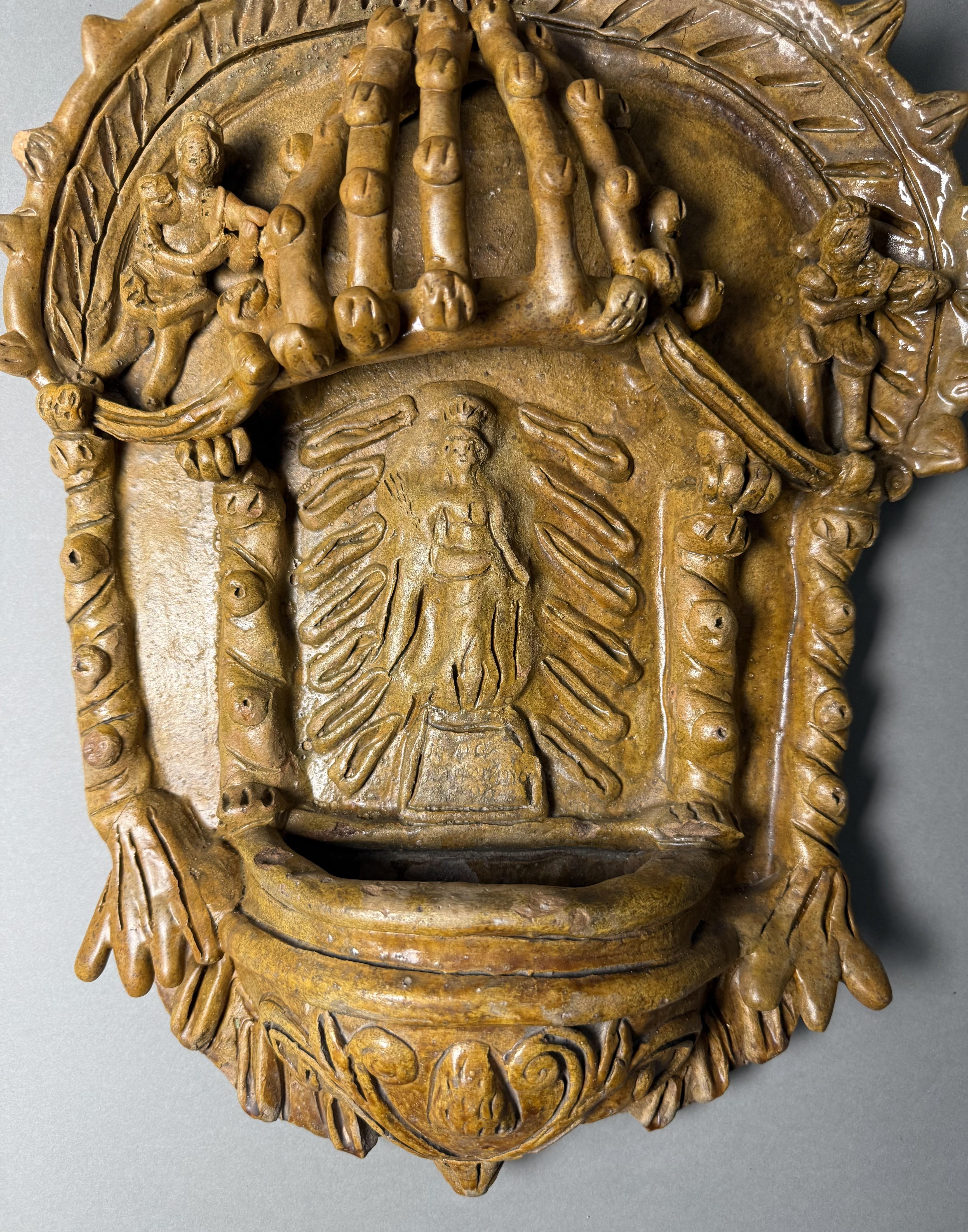 Rara acquasantiera ispano-moresca in terracotta - XVIII secolo en vente 5