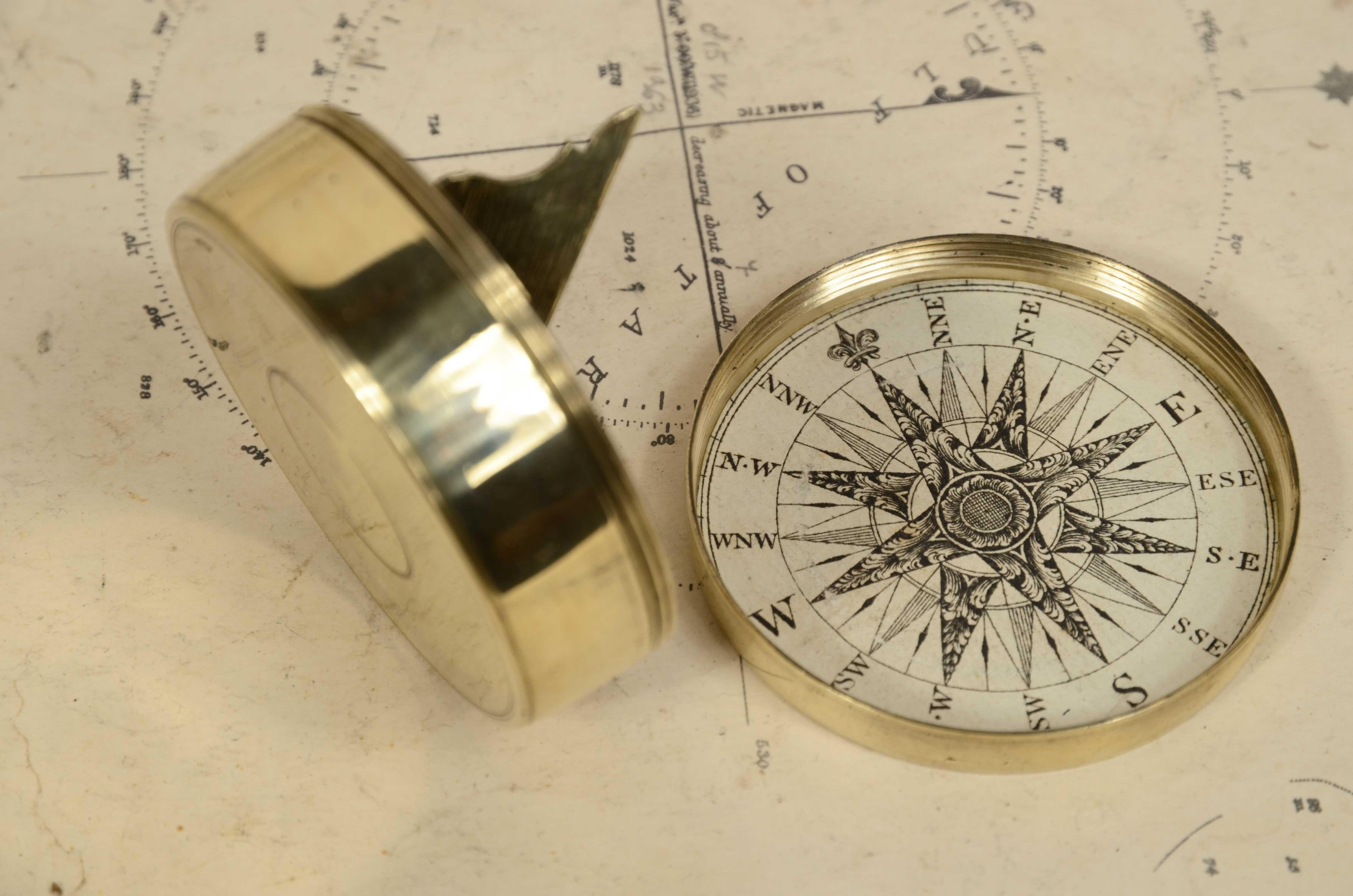 Rara bussola nautica e orologio solare insieme Inghilterra prima metà del XIX sc For Sale 6