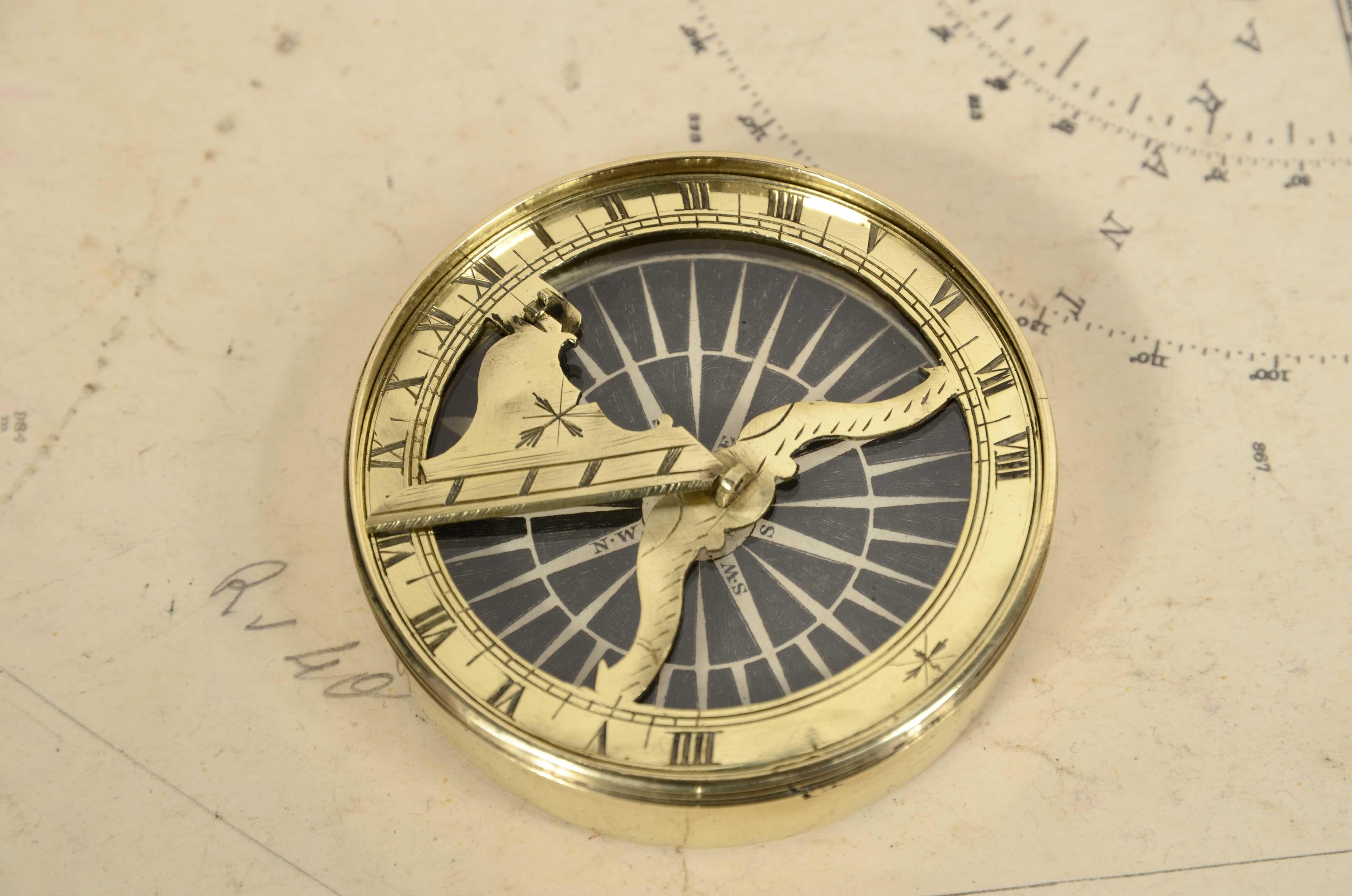 Rare nautical compass and sundial together England first half of 19th sc In Good Condition For Sale In Milan, IT