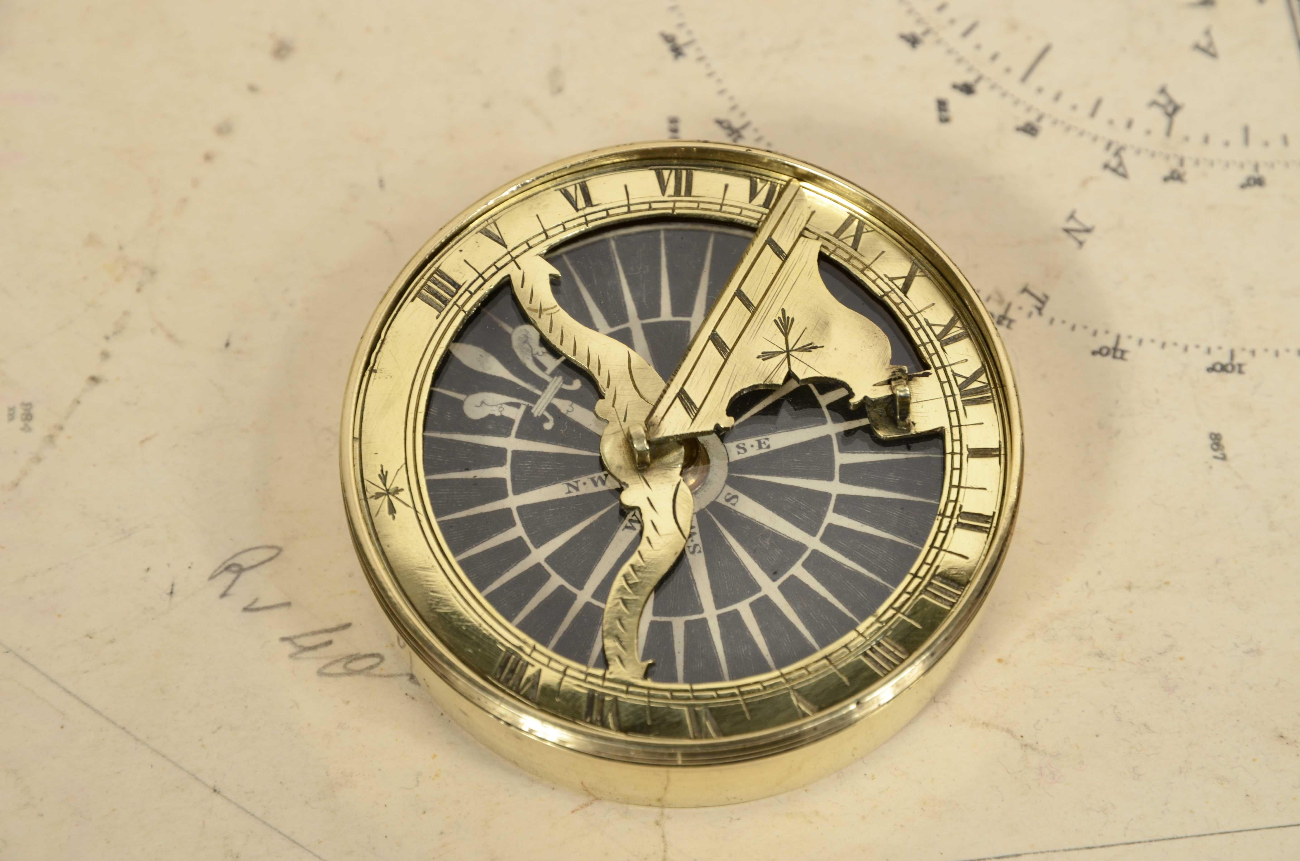 Early 19th Century Rara bussola nautica e orologio solare insieme Inghilterra prima metà del XIX sc For Sale