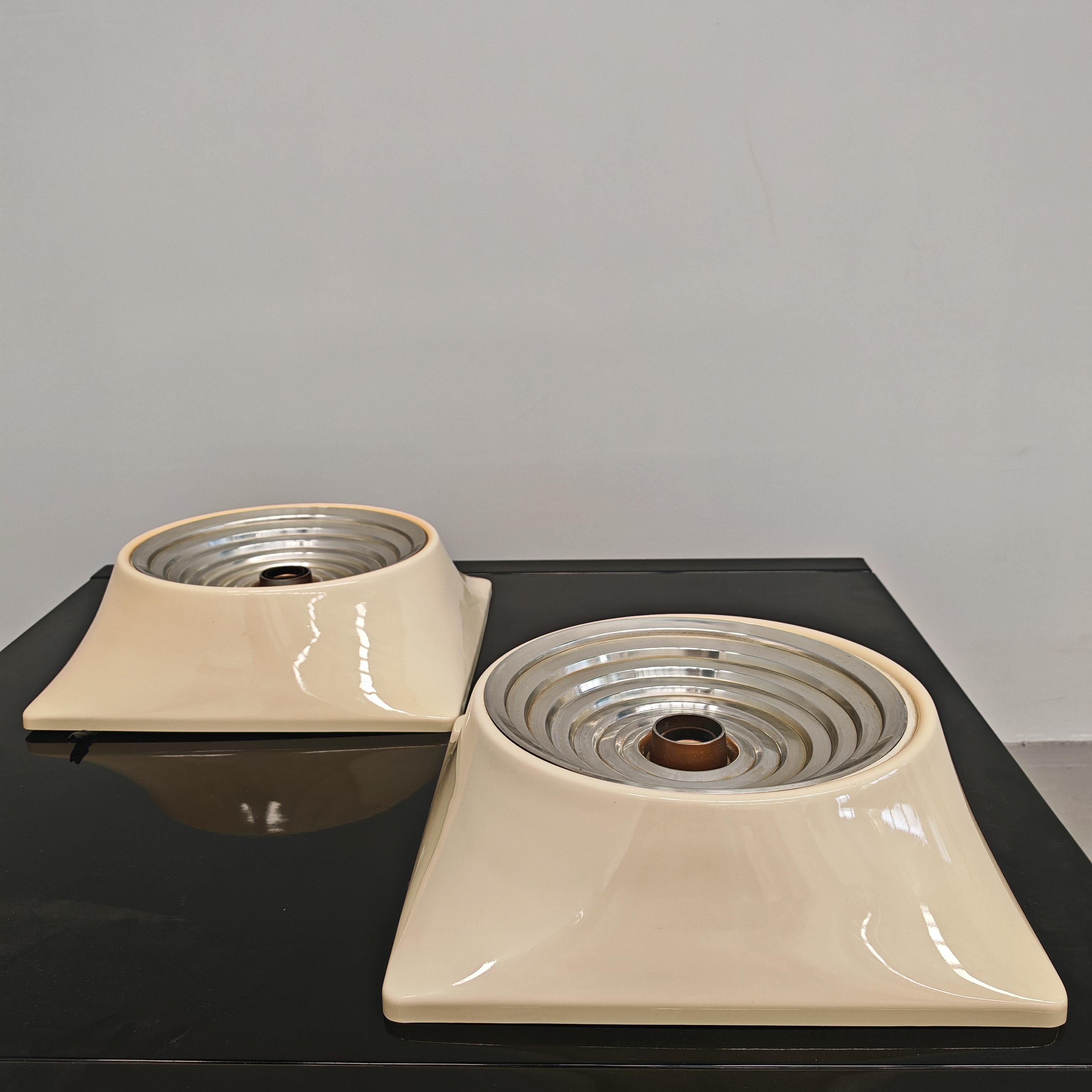 Paire d'appliques design italiennes des années 1960  le style de l'ère spatiale - Stilnovo en vente 3