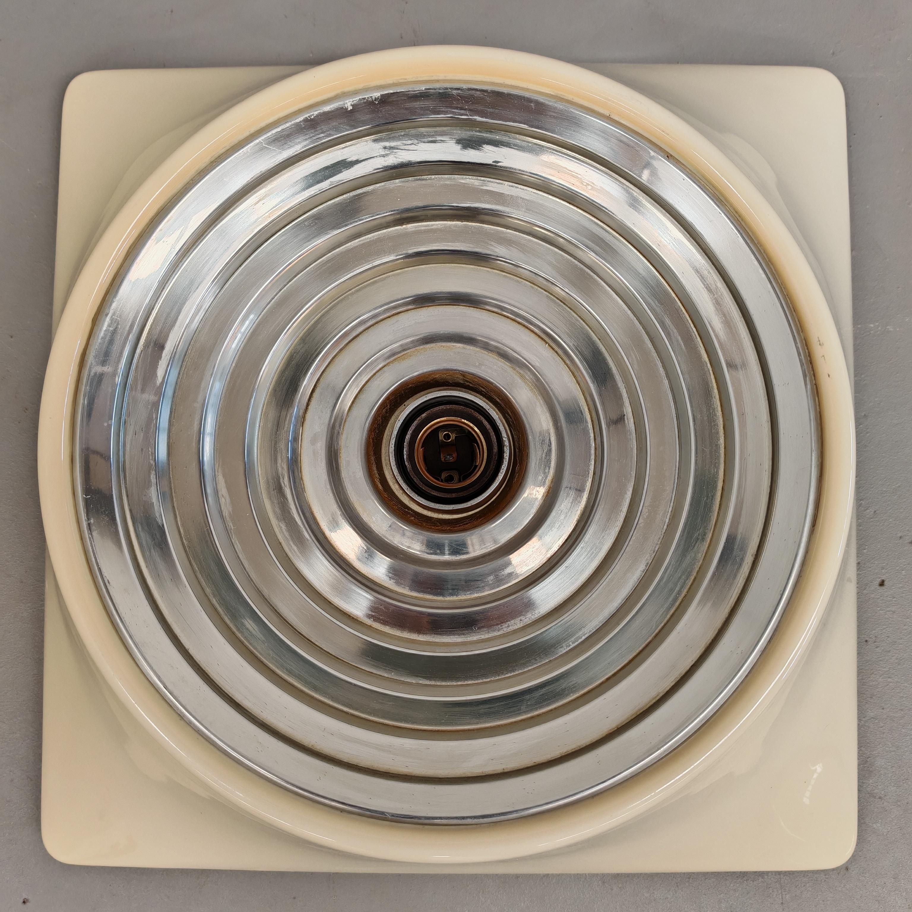 20th Century Paire d'appliques design italiennes des années 1960  le style de l'ère spatiale - Stilnovo en vente