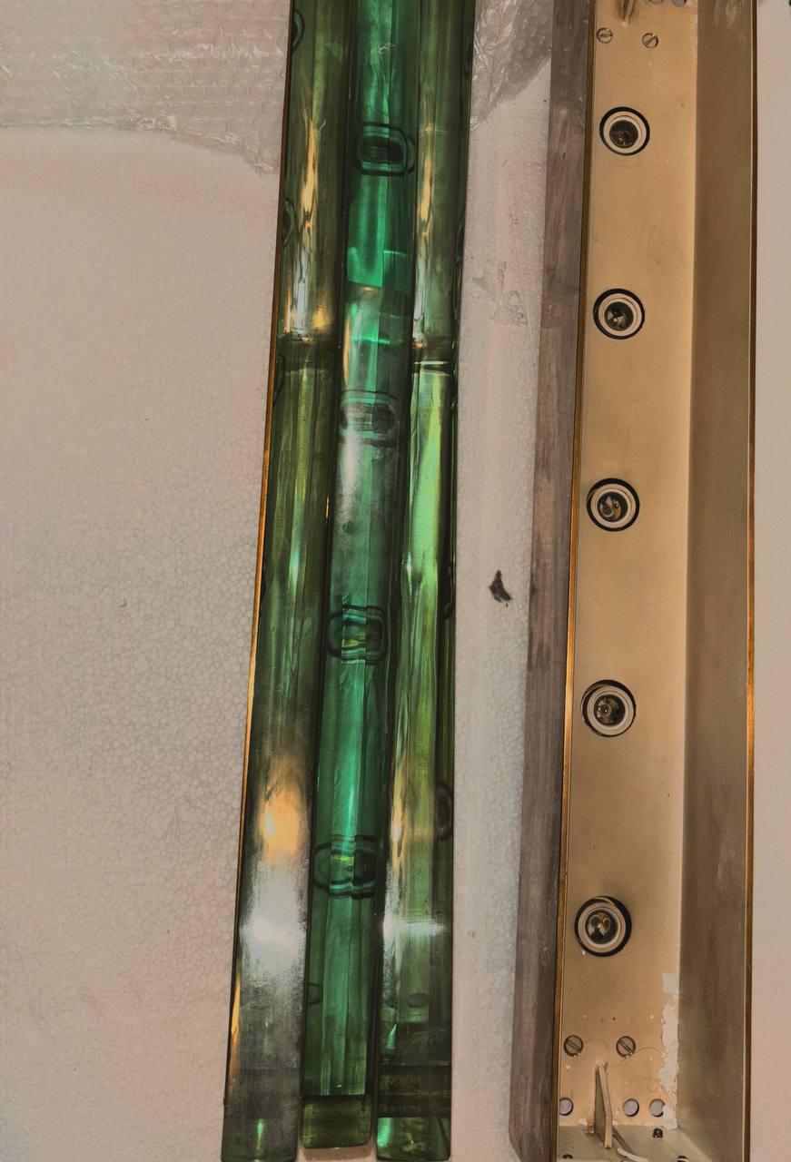 Seltenes Paar italienischer Wandleuchter von Max Ingrand für Fontana Arte Modell 1829. im Angebot 1
