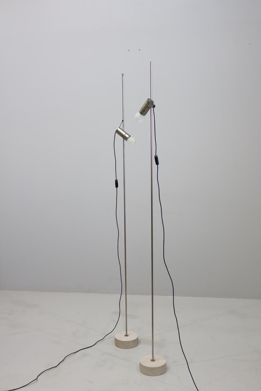 Raro par de lámparas de pie de Tito Agnoli para Oluce (Modelo nº 387) en venta 5