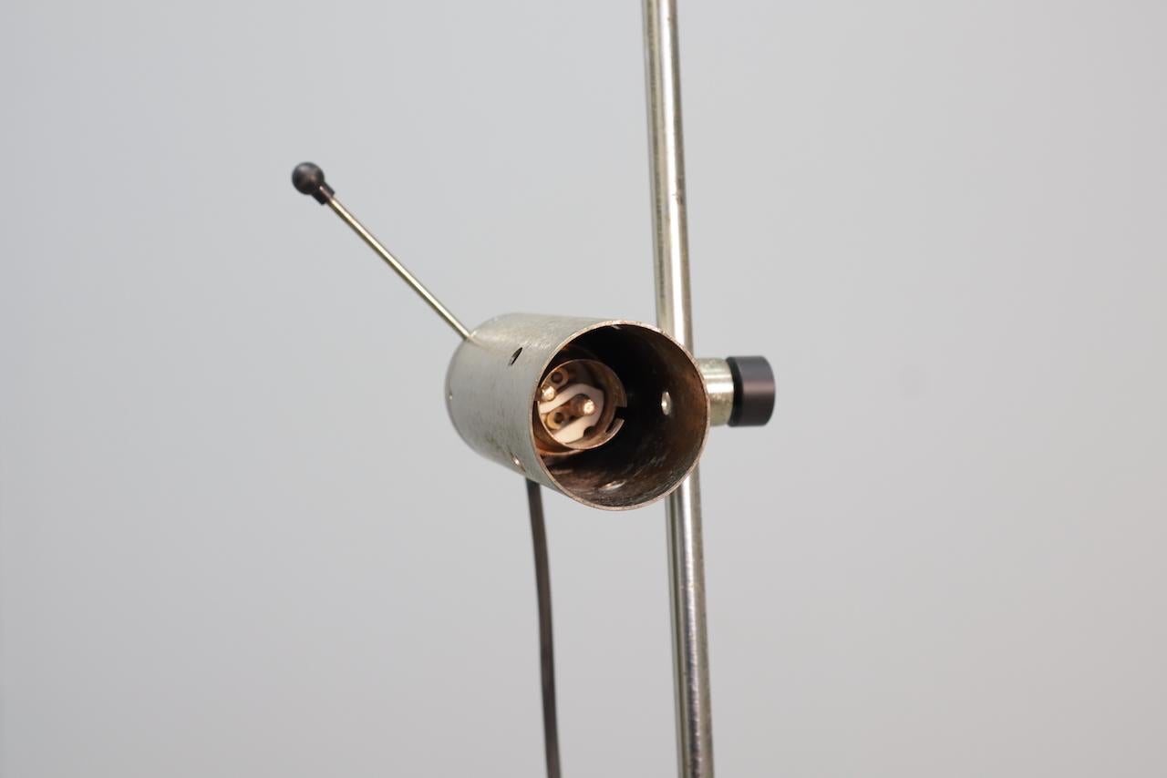 Raro par de lámparas de pie de Tito Agnoli para Oluce (Modelo nº 387) en venta 7