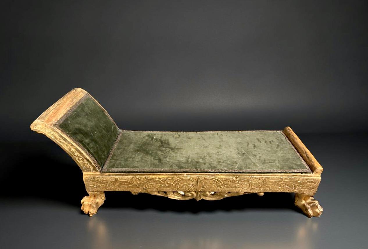 Rara Dormeuse o Méridienne en madera dorada de la tienda de maquetas del periodo Imperio Italian en venta