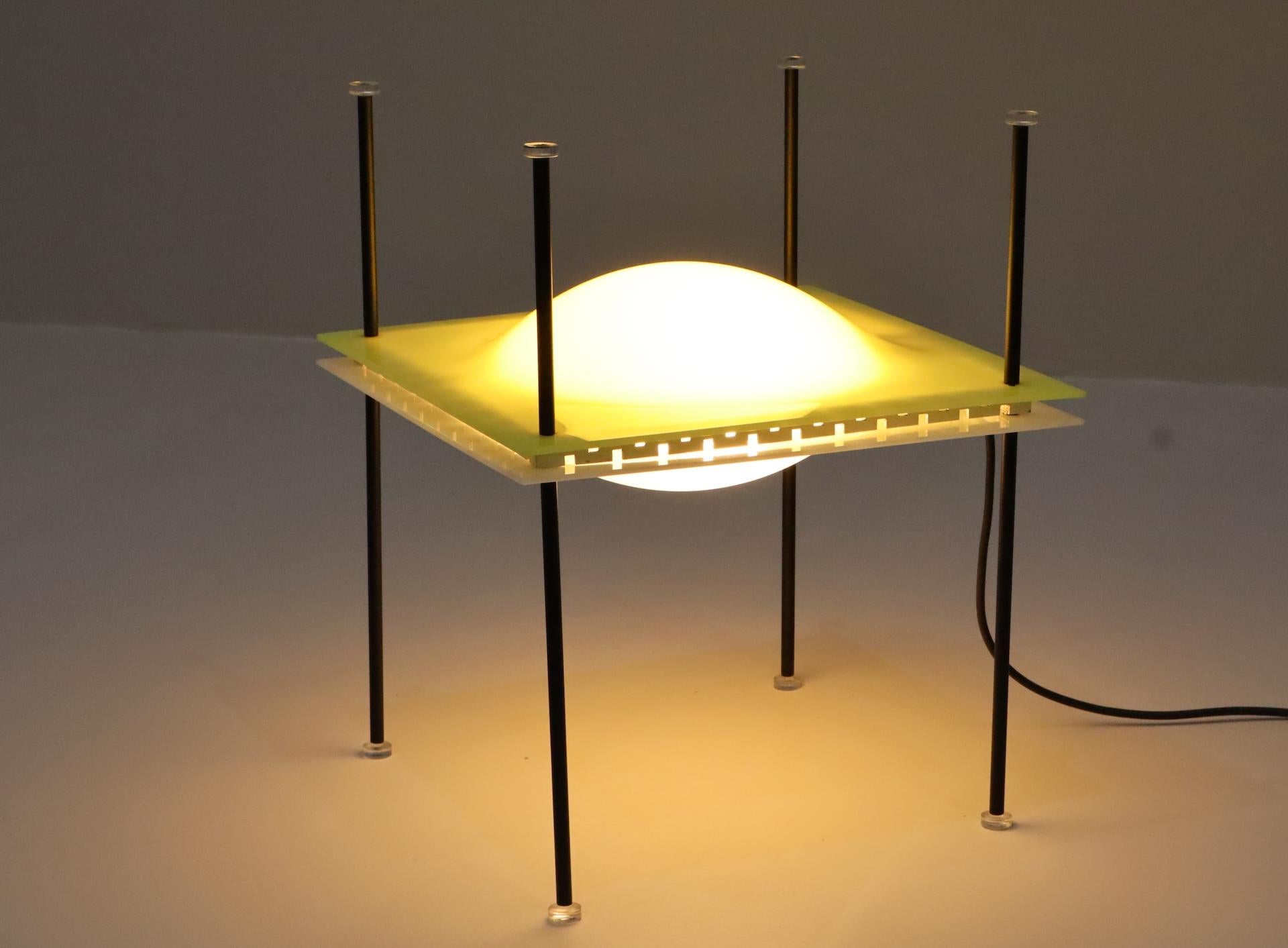 Mid-Century Modern Rare lampe de table 'Palafitta' conçue par Ettore Sottsass pour Arredoluce  en vente