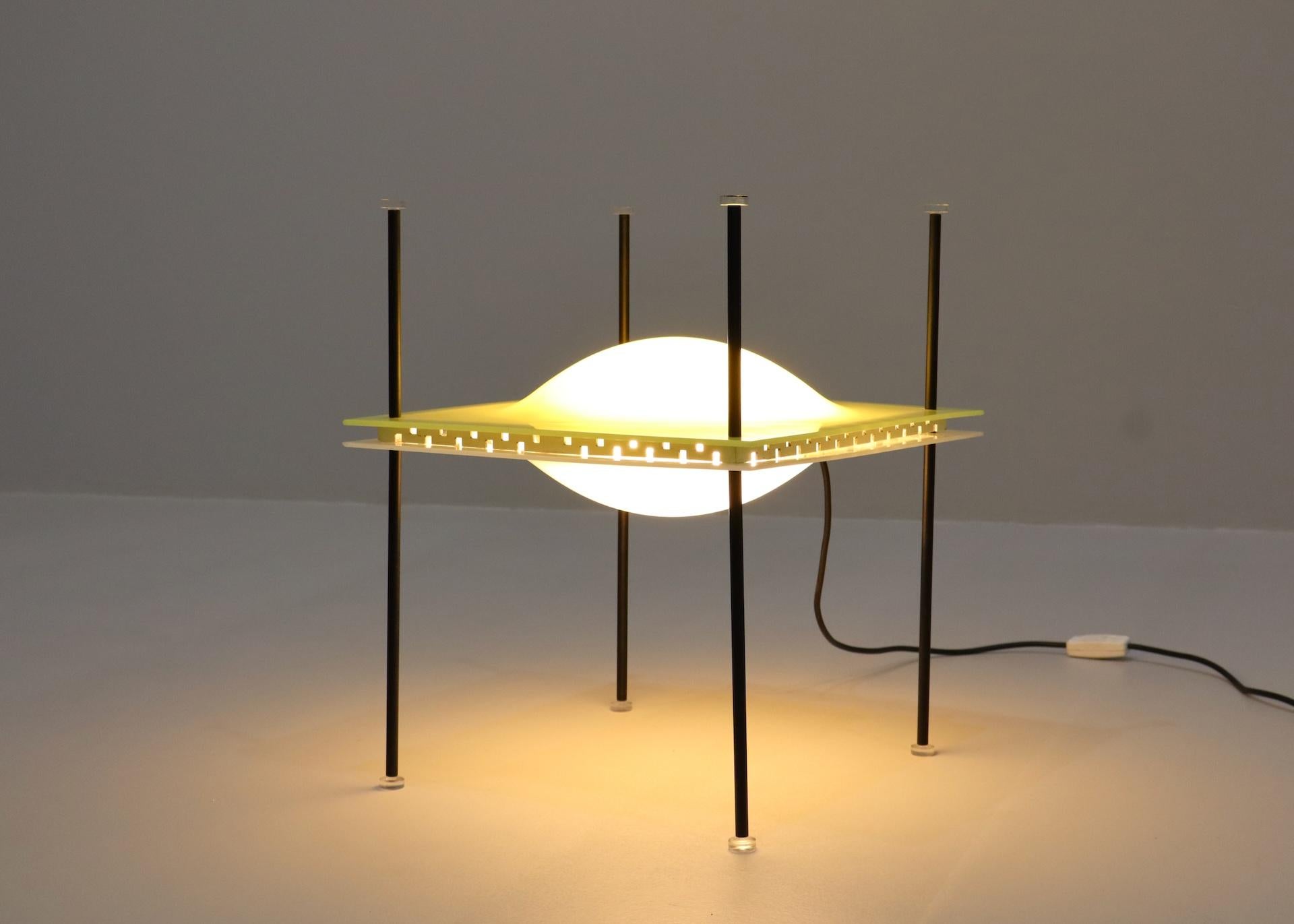 Rare lampe de table 'Palafitta' conçue par Ettore Sottsass pour Arredoluce  Excellent état - En vente à Rovereta, SM