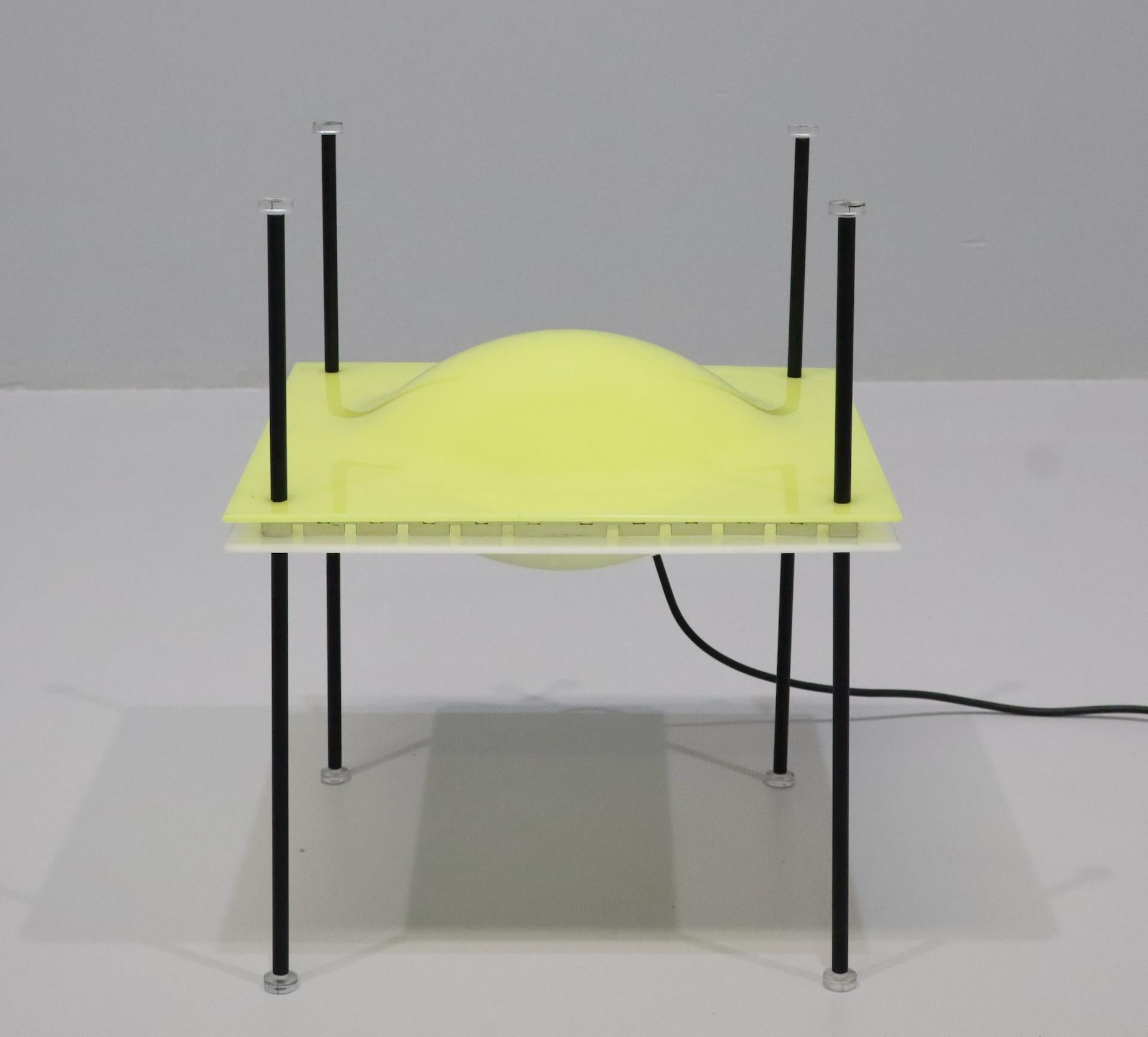 Laiton Rare lampe de table 'Palafitta' conçue par Ettore Sottsass pour Arredoluce  en vente