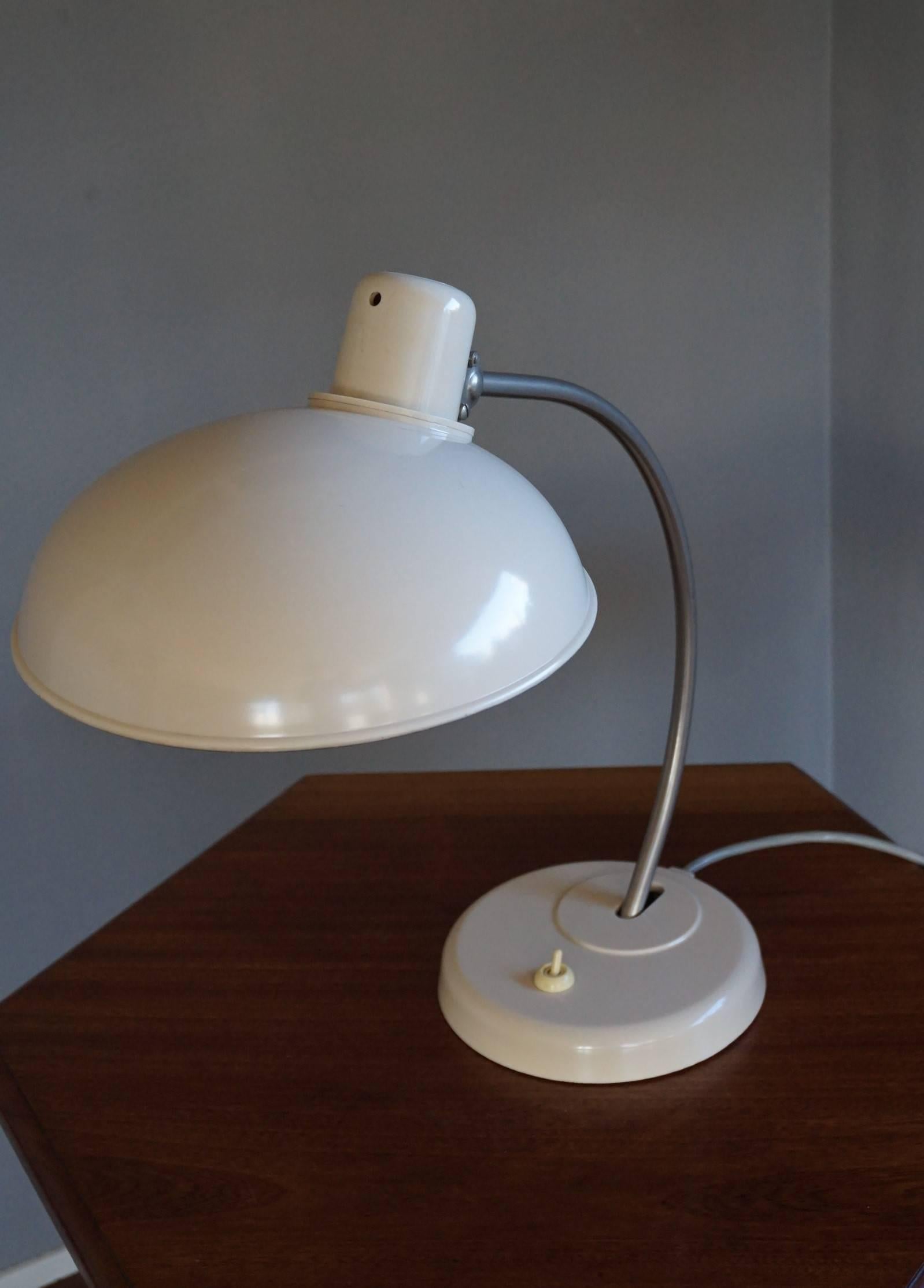 Hand-Crafted Rare & Highly Stylish Mid-Century Bauhaus Style White Bakelite Table / Desk Lamp