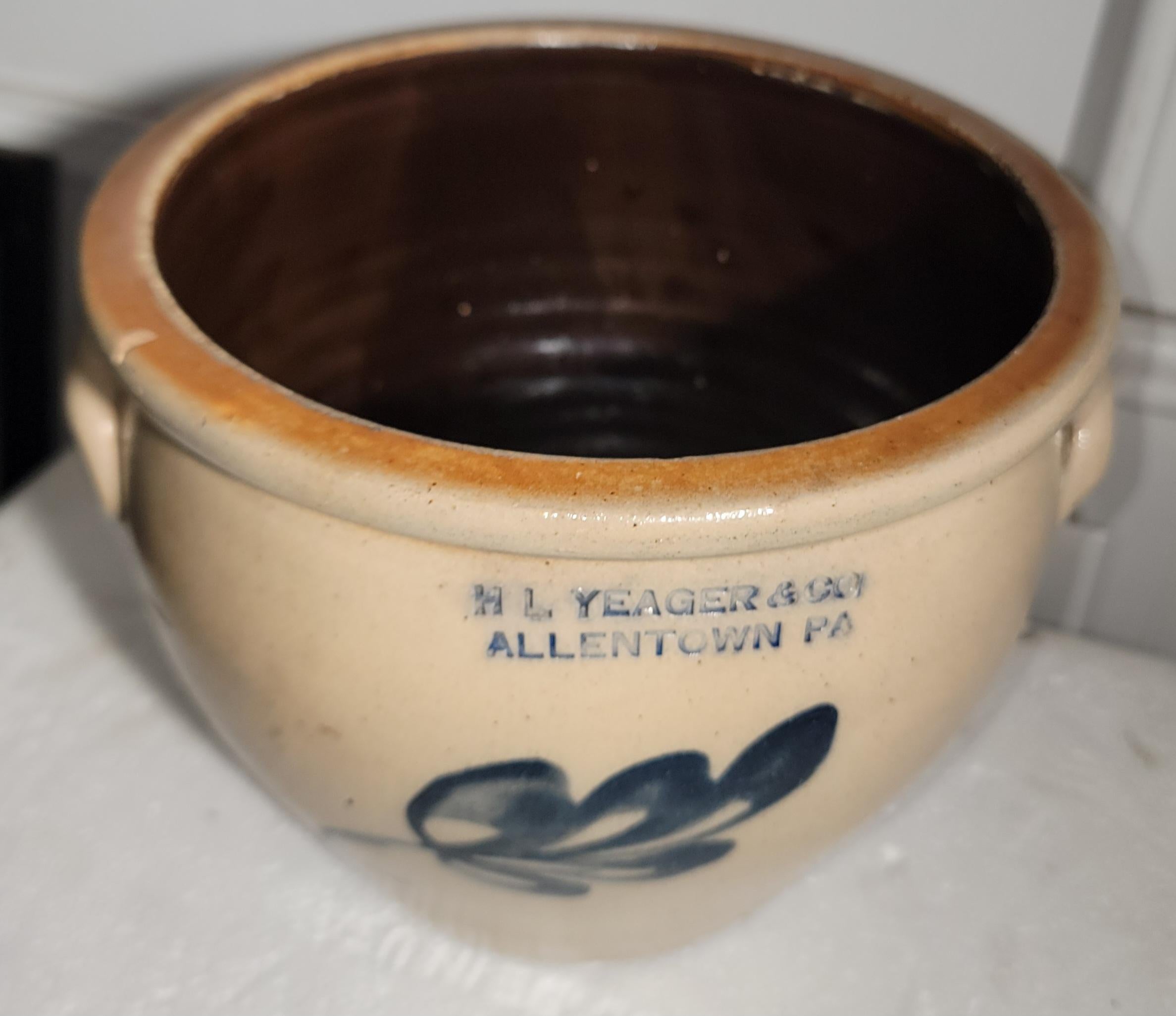 Rare beurrier de 1 gallon à double poignée, décoré au 19e siècle.  Allentown PA NL Yeager and Co. 