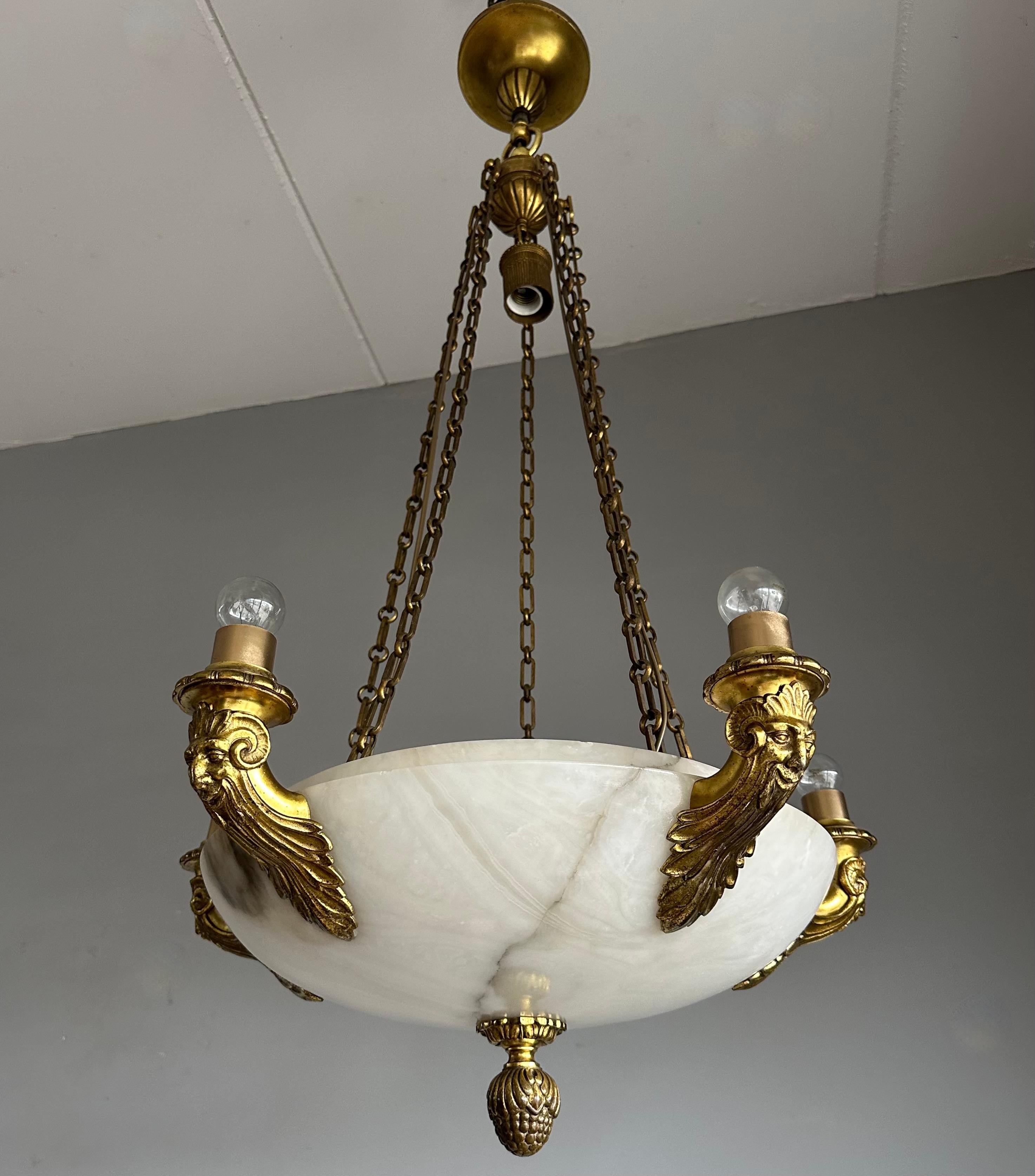 Seltene 11 Licht vergoldeter Bronze & Alabaster großen Schatten Kronleuchter w. Oger-Skulpturen im Angebot 4