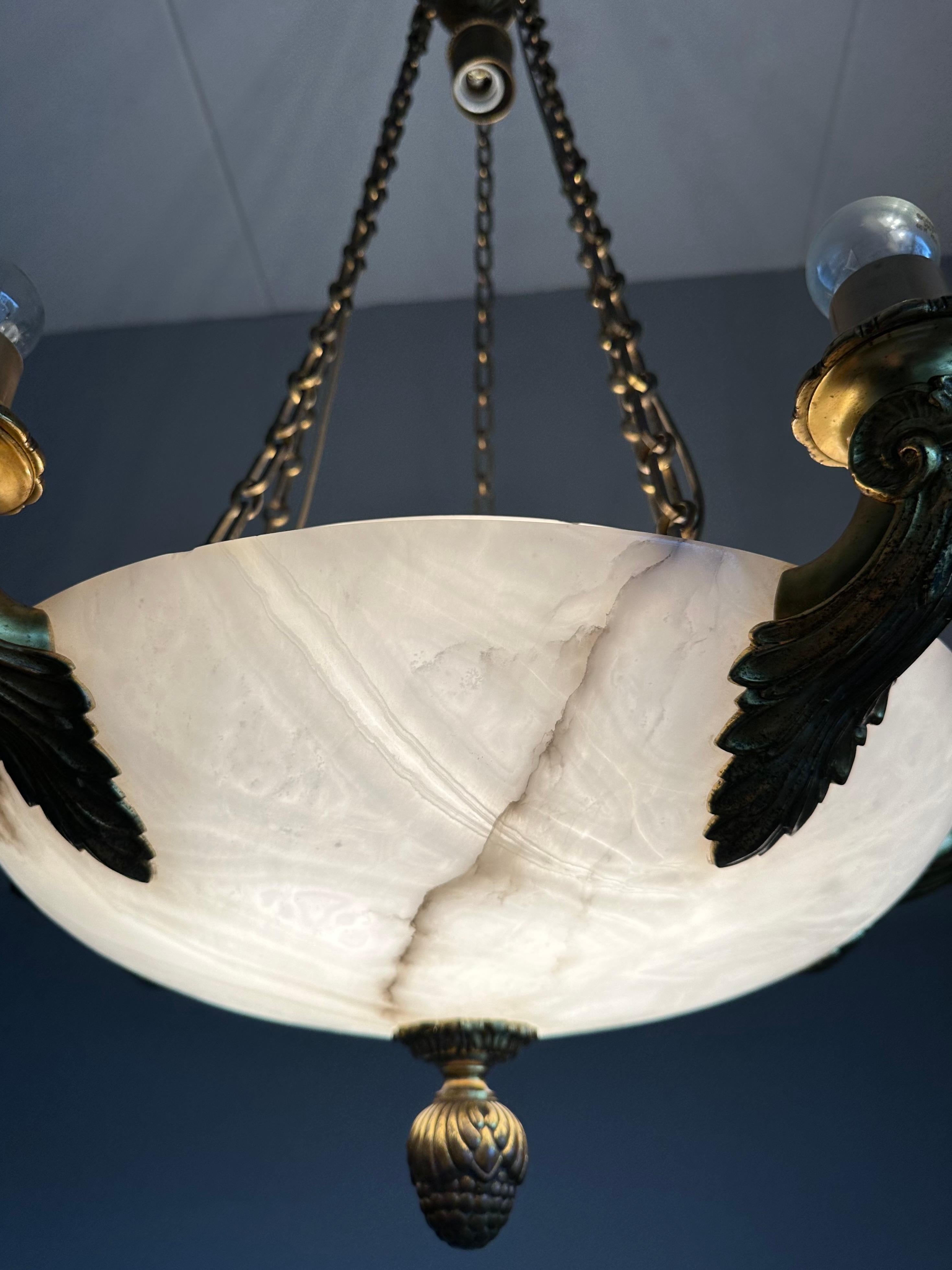 Seltene 11 Licht vergoldeter Bronze & Alabaster großen Schatten Kronleuchter w. Oger-Skulpturen im Angebot 5