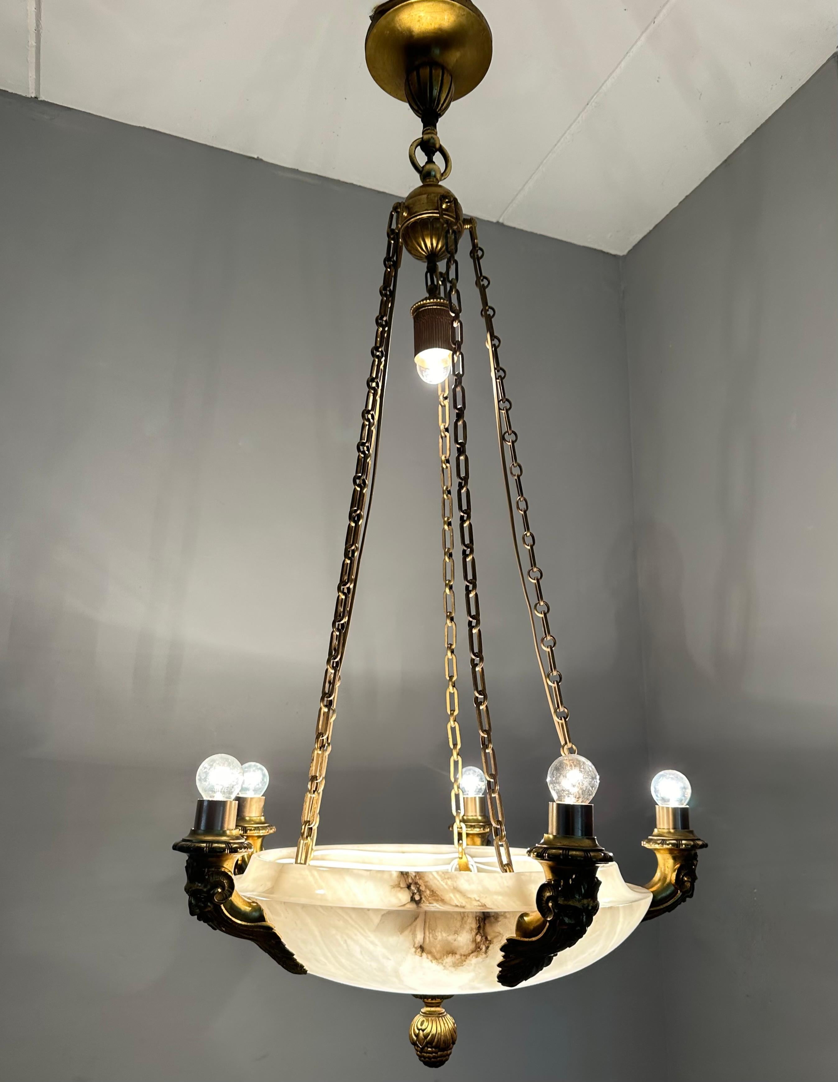 Seltene 11 Licht vergoldeter Bronze & Alabaster großen Schatten Kronleuchter w. Oger-Skulpturen im Angebot 11