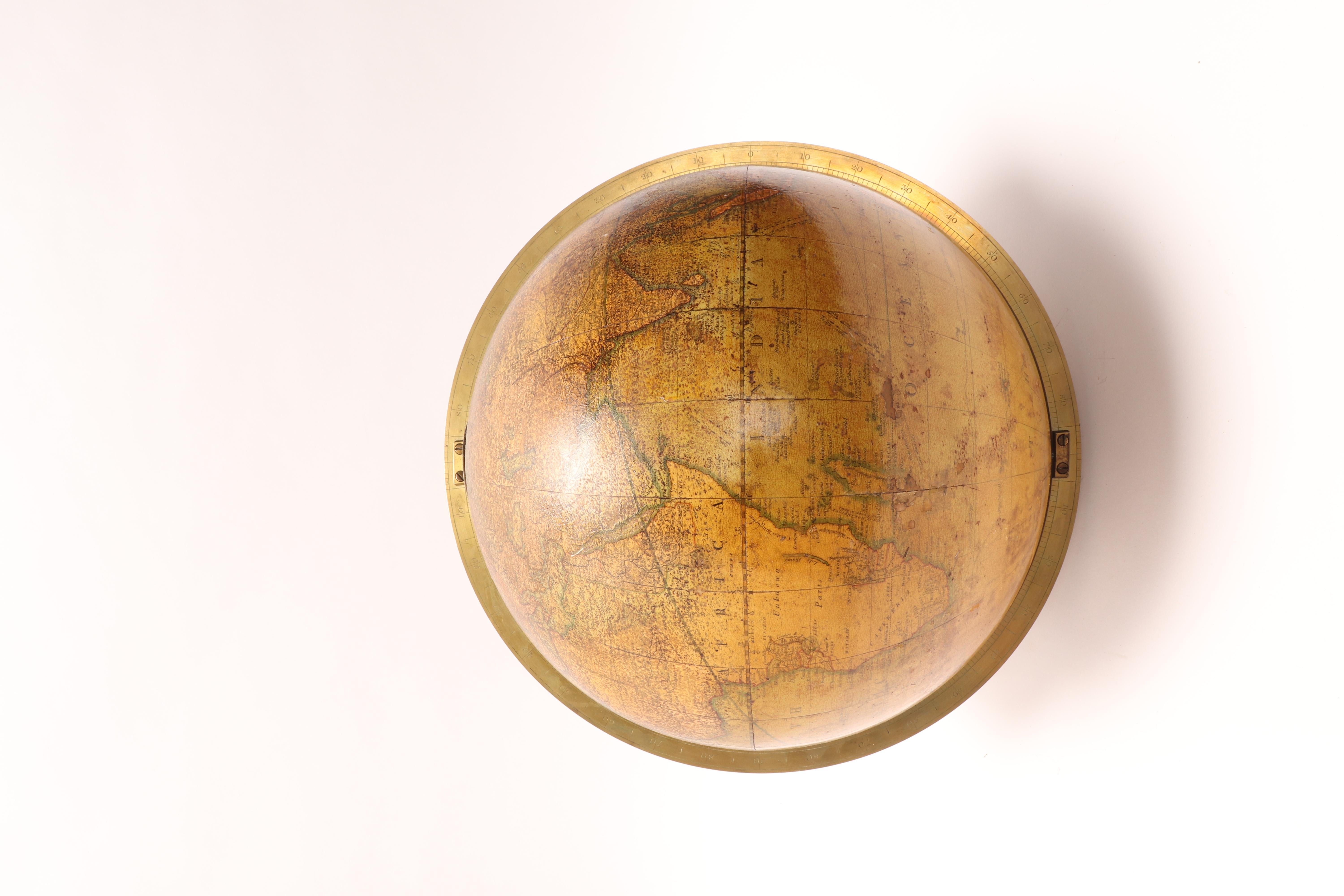 Rare 12 inches terrestrial globe signed Cary, London United Kingdom 1800. For Sale 2