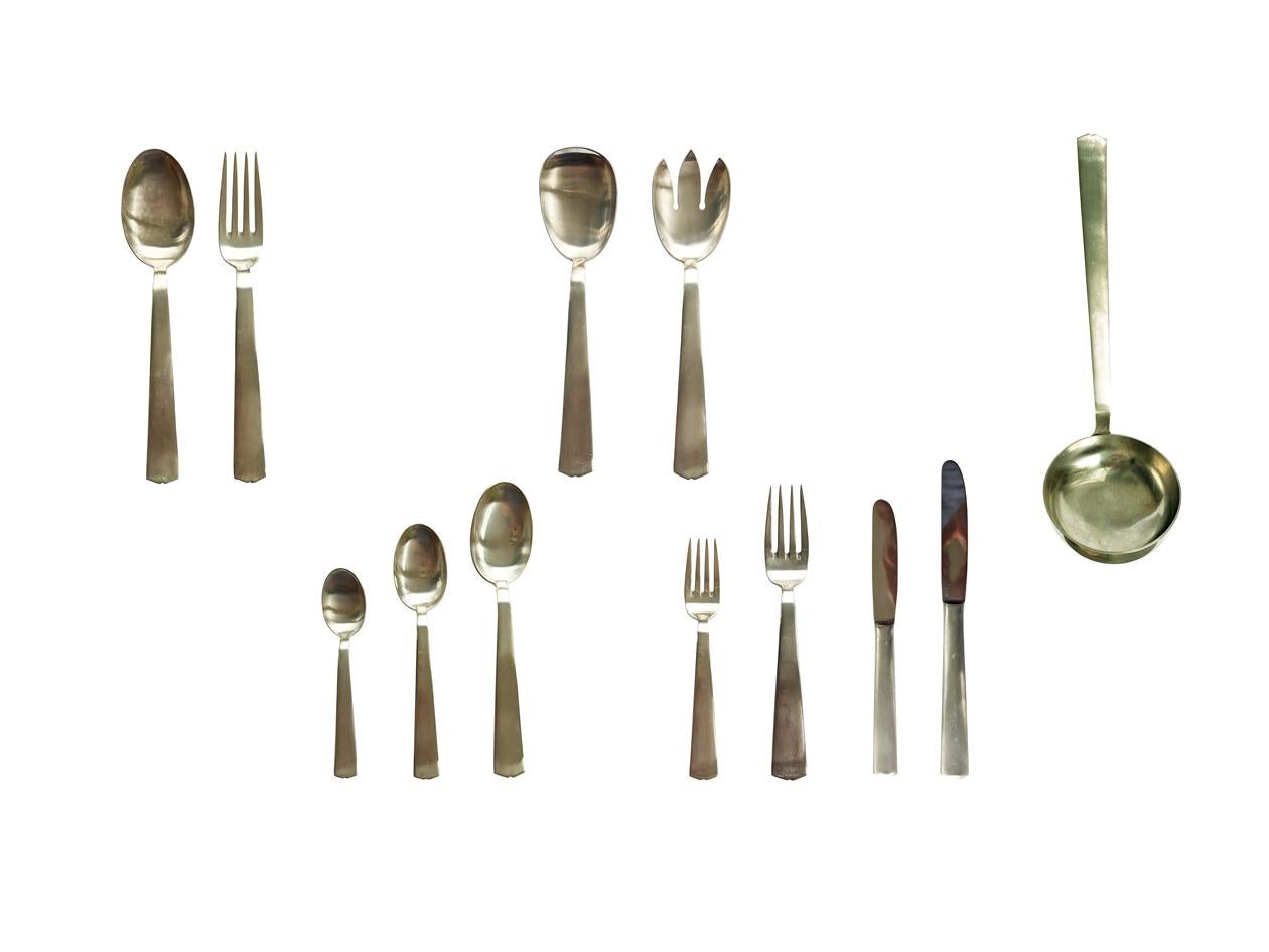 Rare 12-person Nickel Silver cutlery set by Gio Ponti for Calderoni, 1960s For Sale 1