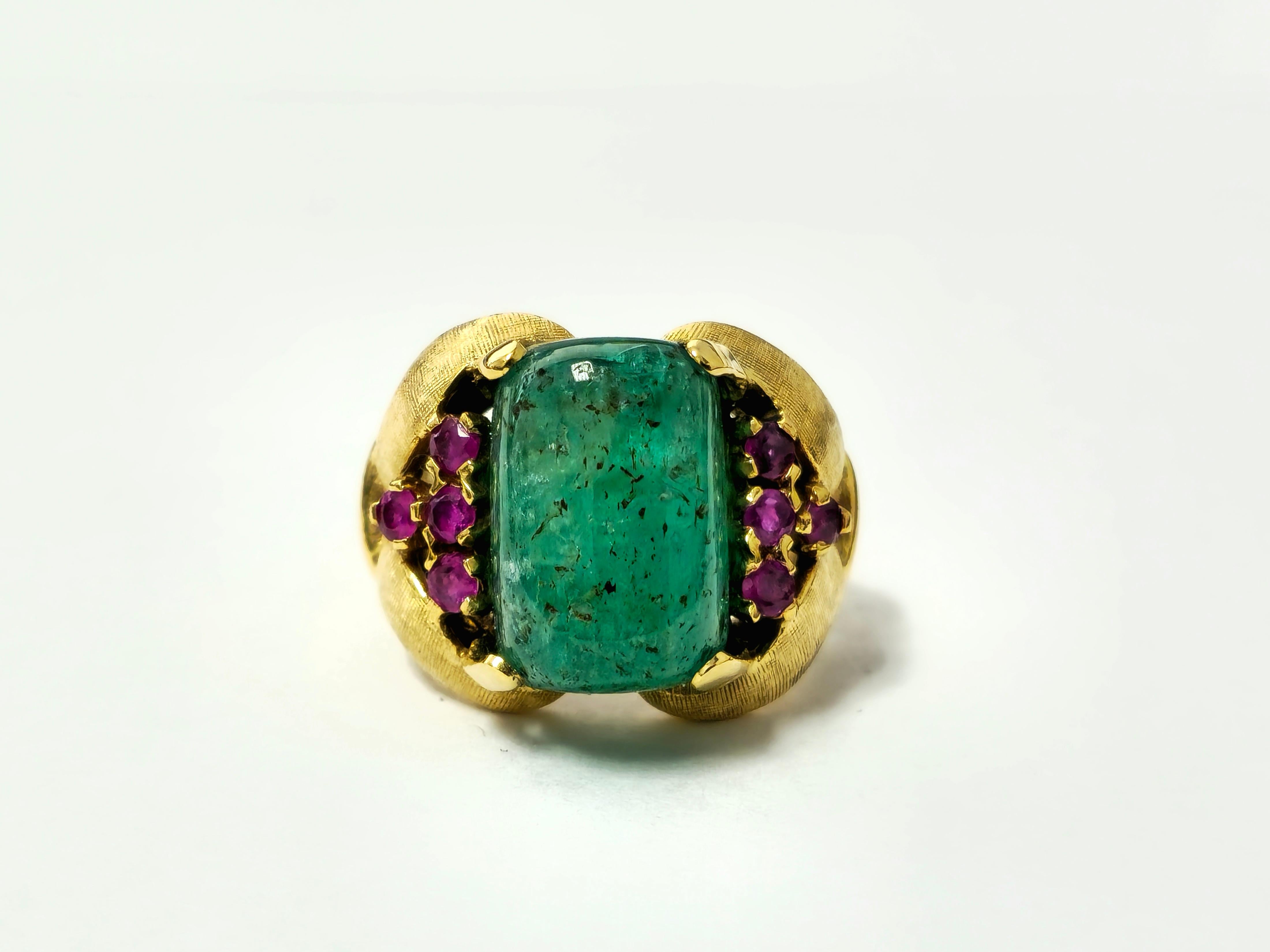 Round Cut Rare 12.11 Carat Colombian Emerald & Ruby Ring in 14k Gold For Sale