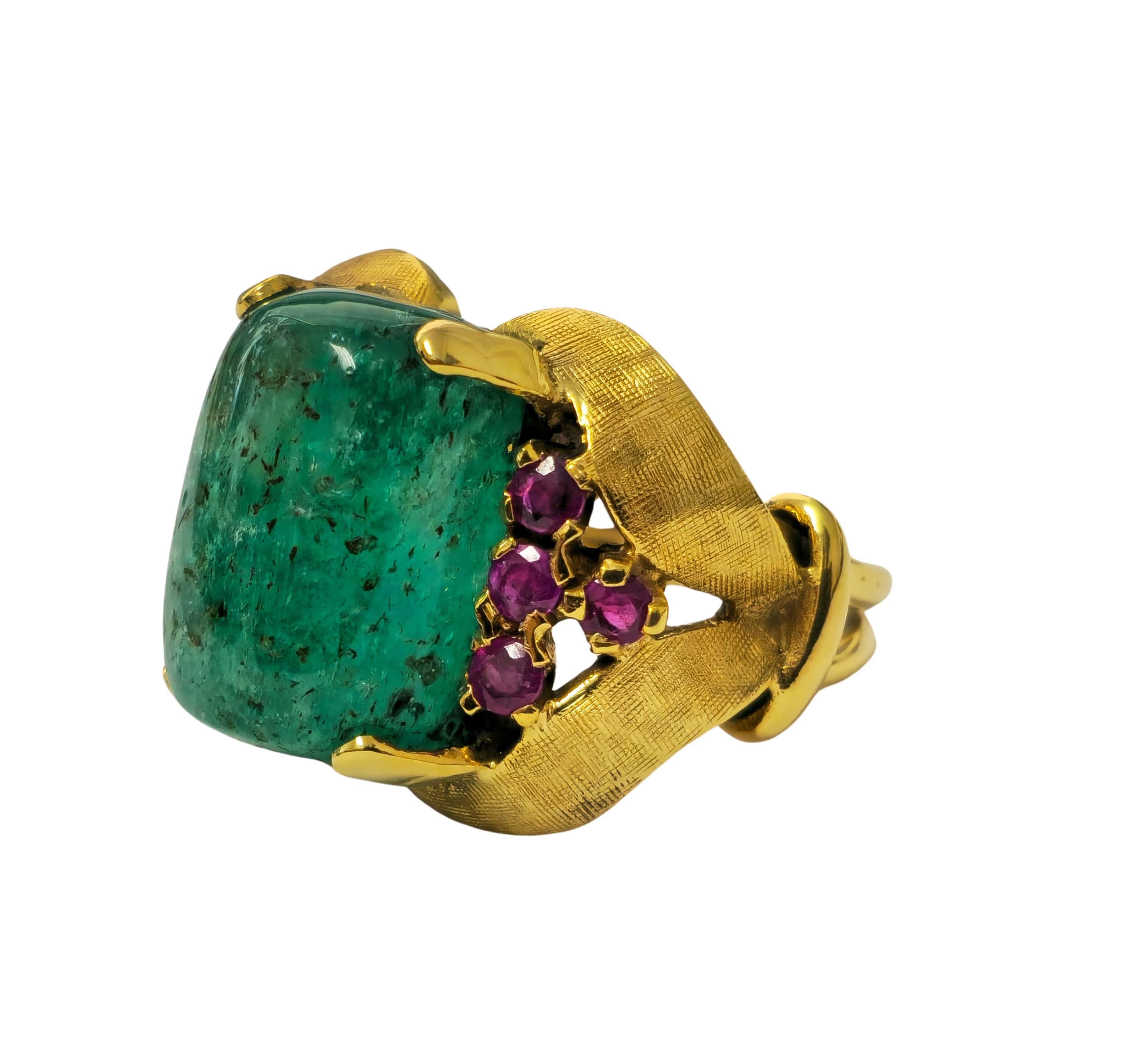 Seltener 12,11 Karat kolumbianischer Smaragd & Rubin Ring in 14k Gold im Zustand „Hervorragend“ im Angebot in Miami, FL