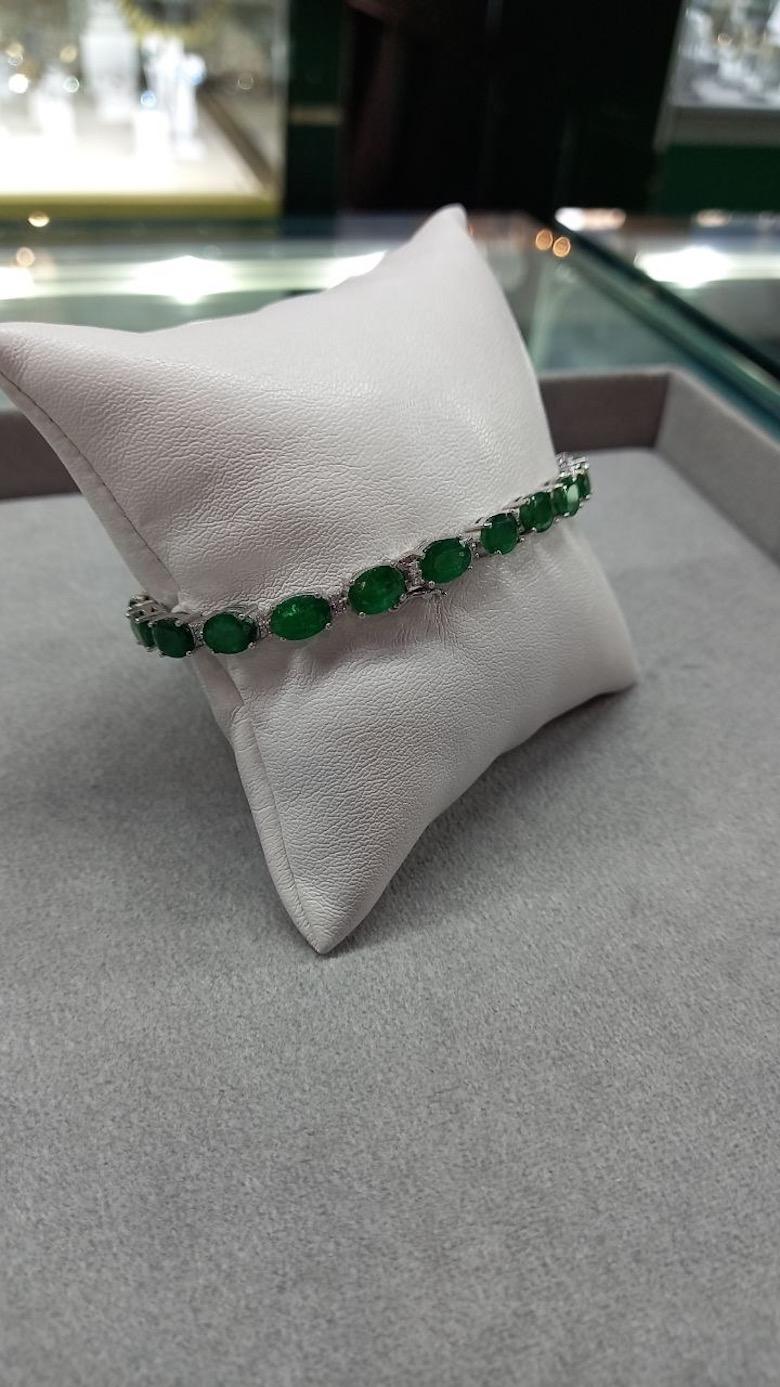 Bracelet Gold 18 K
Diamond 44-Round 57-0,27-3/3A
Emerald 22-Oval-15,95 2/З₁A
Weight 11,09 grams
Adjustable Length

With a heritage of ancient fine Swiss jewelry traditions, NATKINA is a Geneva based jewellery brand, which creates modern jewellery