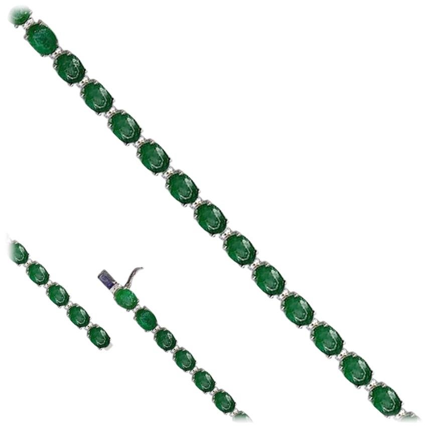 Rare 15 Carat Green Emerald Diamond Fine Jewelry White Gold Tennis Bracelet For Sale