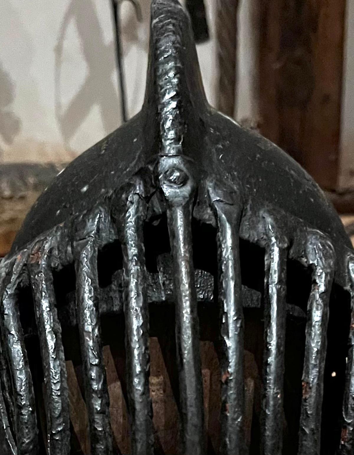Rare casque de tournoi italien de la Renaissance du XVe siècle avec support d'origine en vente 1