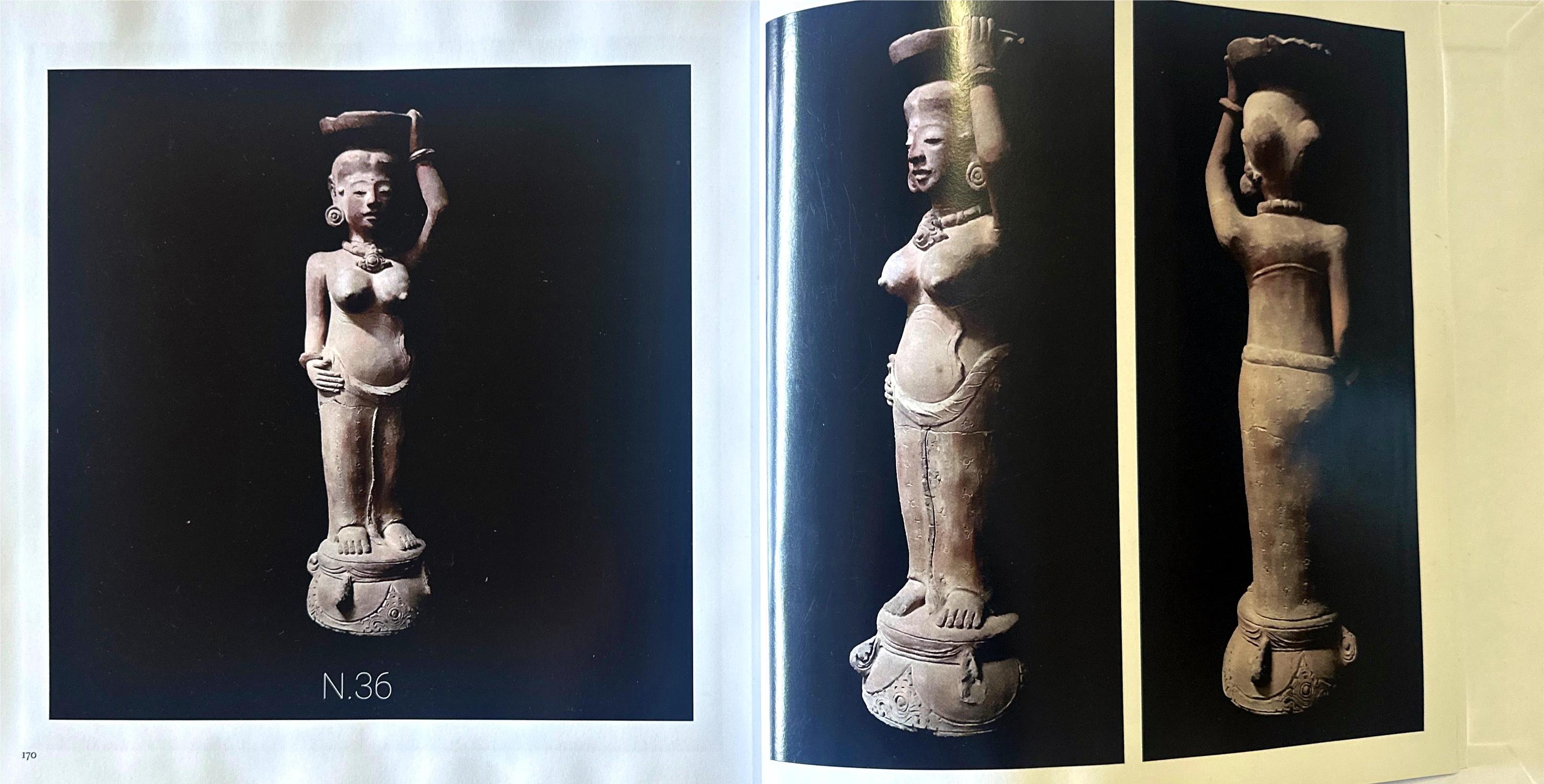 Rare 15th Century Majapahit Terracotta Handmaiden Figure For Sale 12