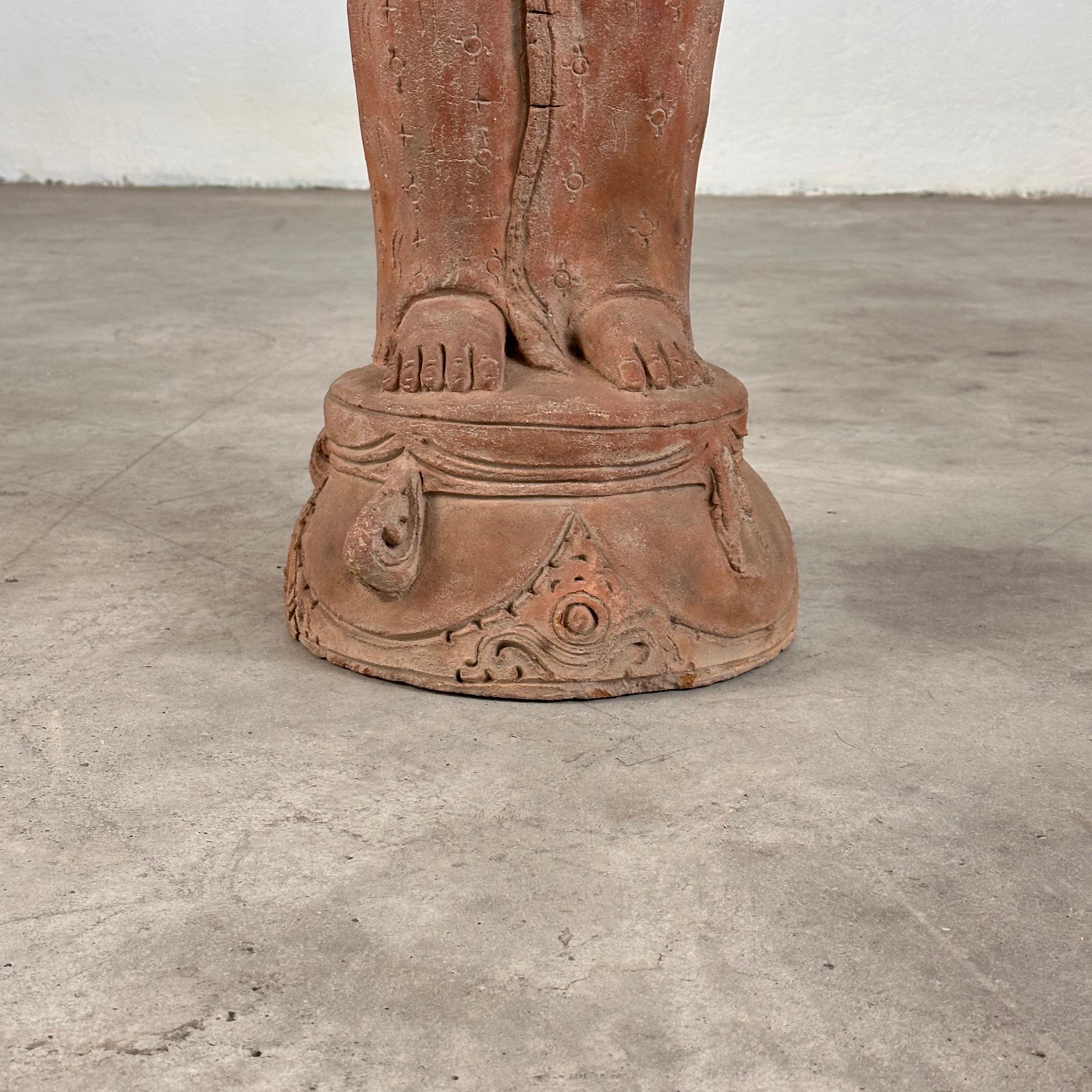 Terre cuite Rare figurine de majordome Majapahit en terre cuite du 15e siècle en vente