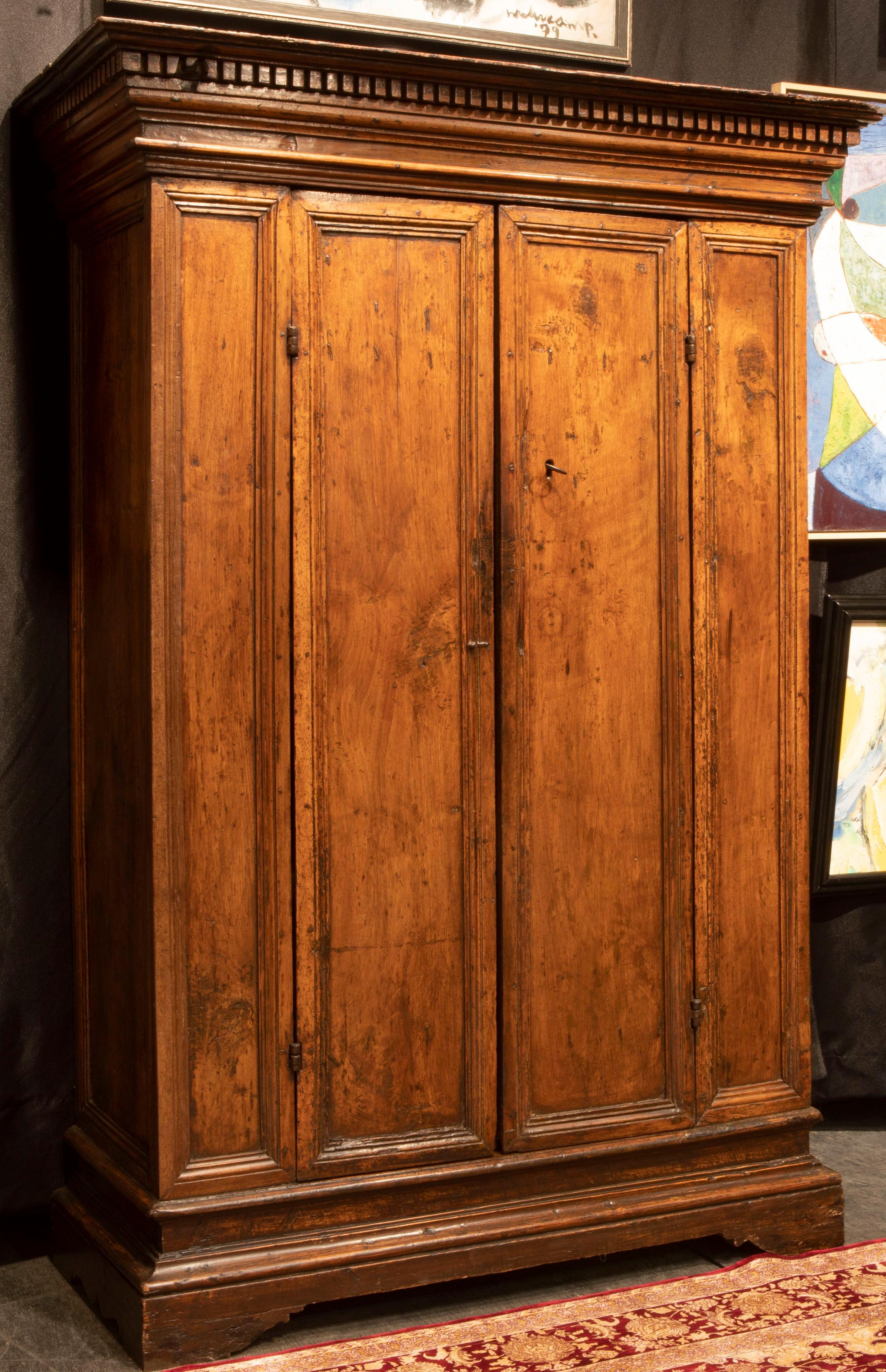 Rare 16th-17th Century Italian Armoire, Purchased at Axel Vervoordt In Good Condition In Jesteburg, DE