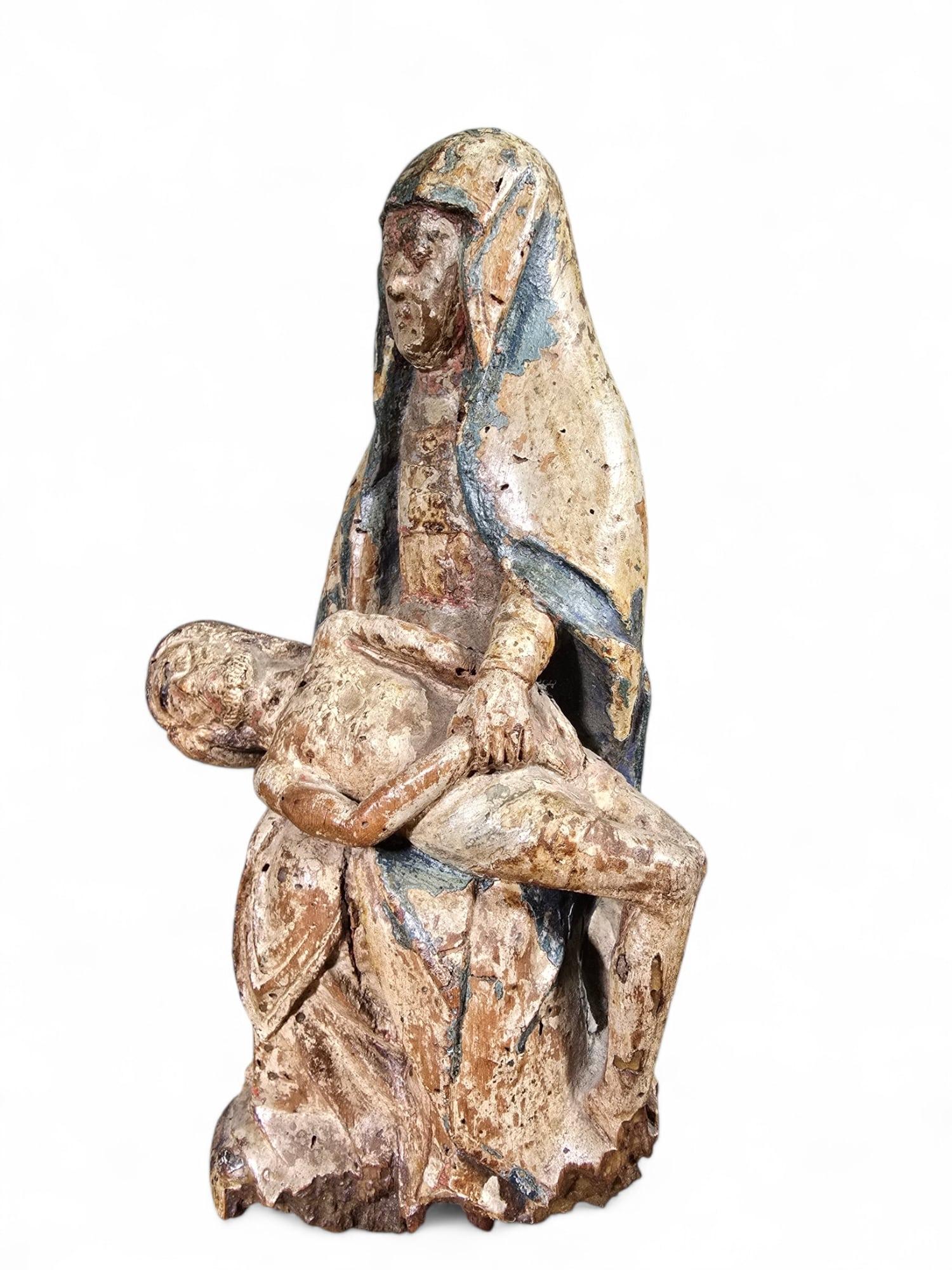 Rare sculpture de Pietà en bois polychrome française du XVIe siècle en vente 2
