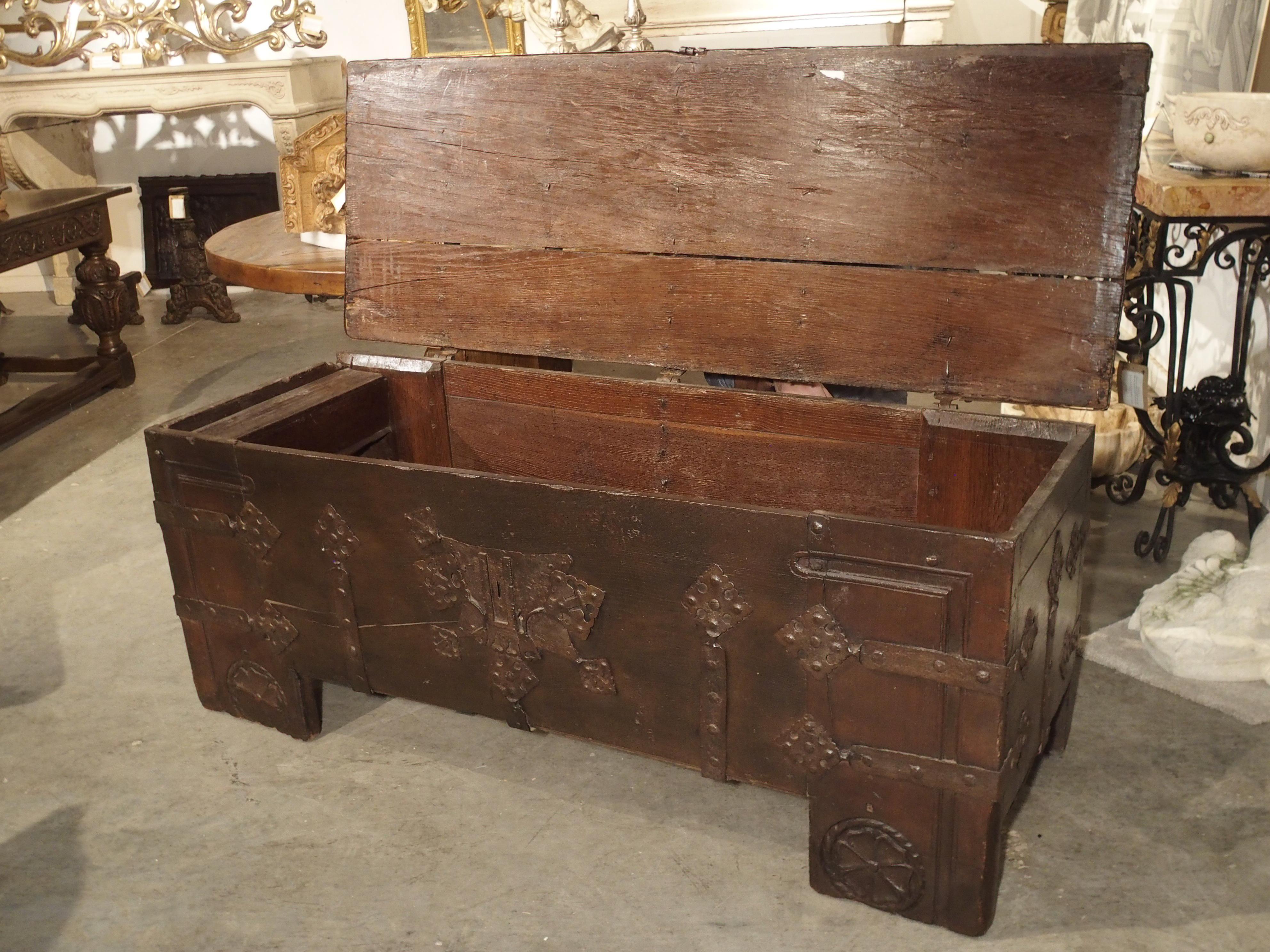 Rare 16th Century Oak and Iron “Stollentruhe” Trunk from Westphalia, Germany 10