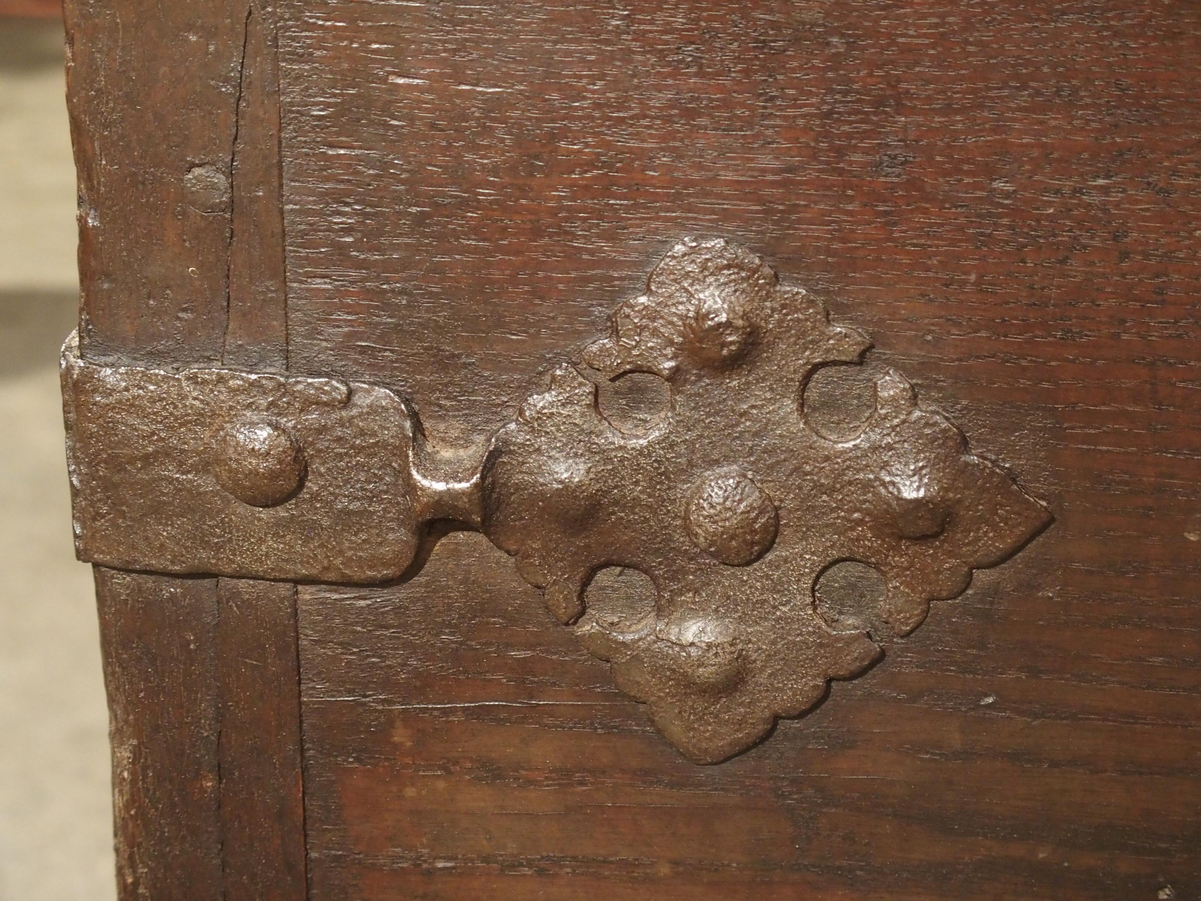 Rare 16th Century Oak and Iron “Stollentruhe” Trunk from Westphalia, Germany 13