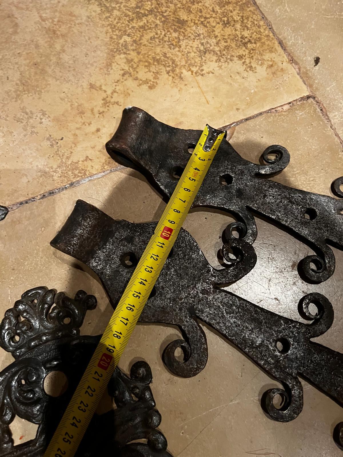Rare 16th Century Renaissance Wrought Iron Door Hardware, Escutcheons & Hinges For Sale 1