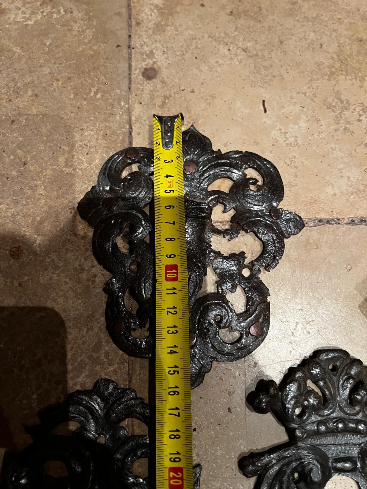 Rare 16th Century Renaissance Wrought Iron Door Hardware, Escutcheons & Hinges For Sale 3
