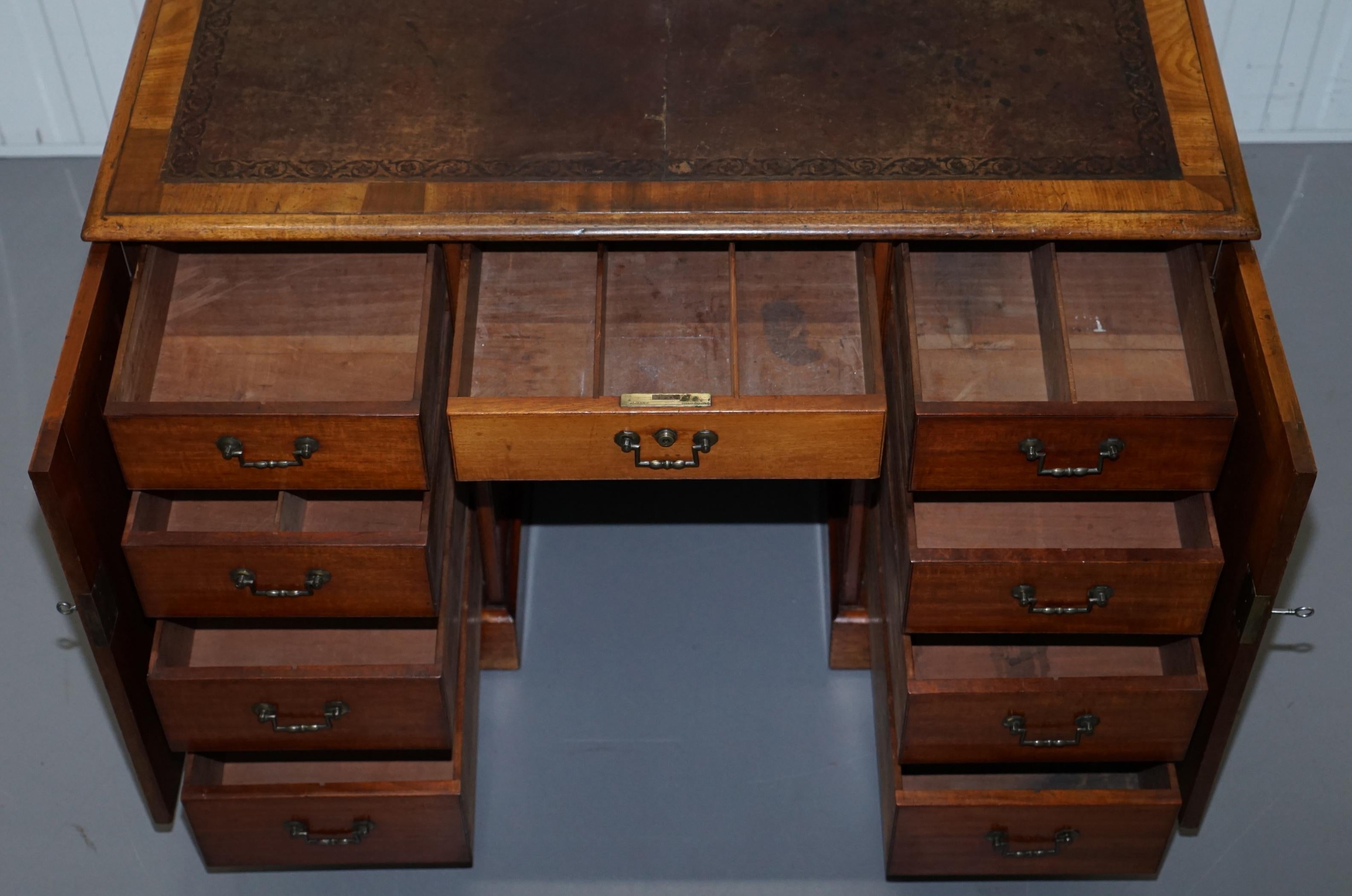 Rare 1794 George III Gillows of Lancaster Double Sided Postmasters Sorting Desk For Sale 11