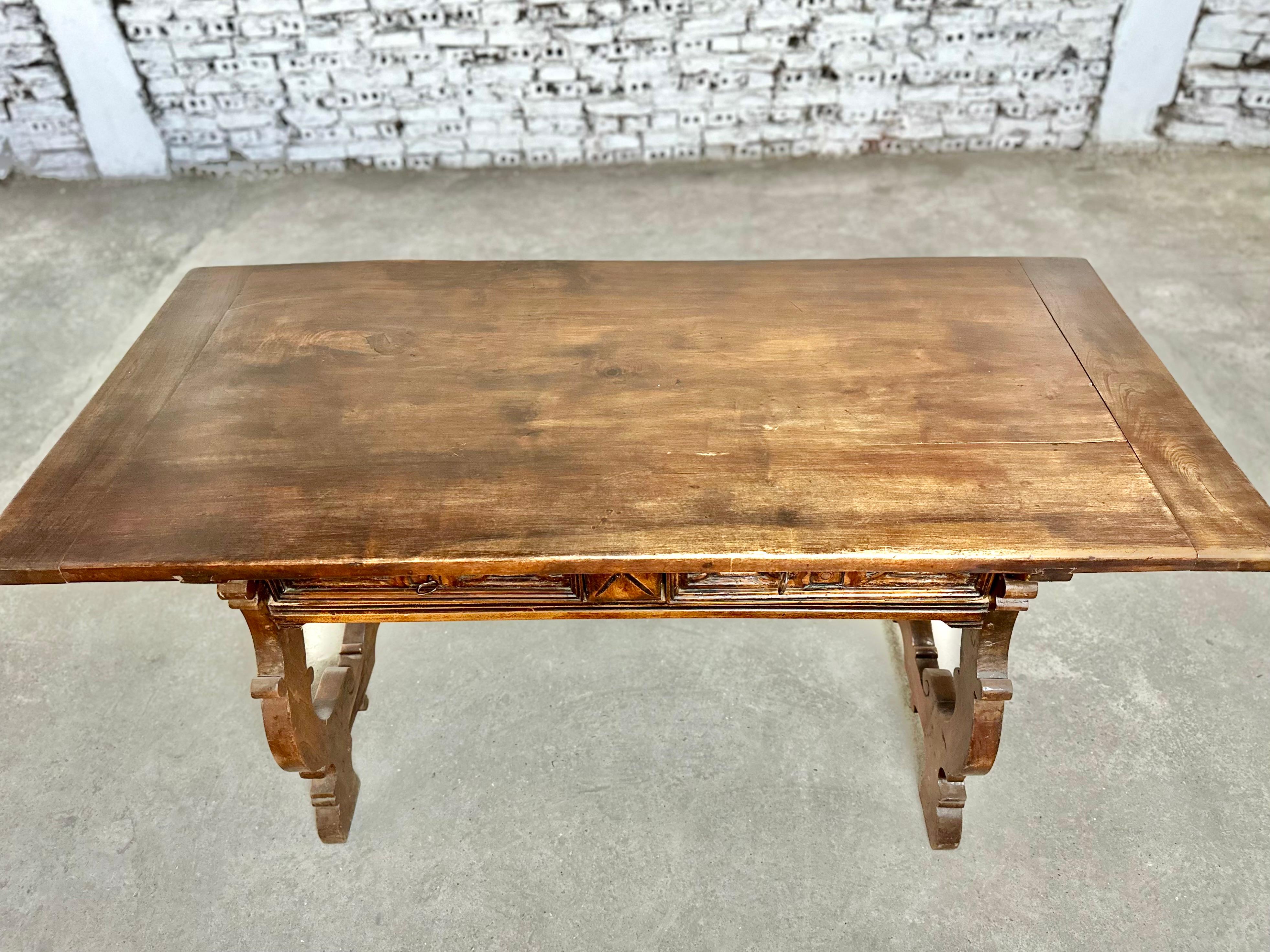 Rare 17c Spanish Reflectoire Dining Table For Sale 4