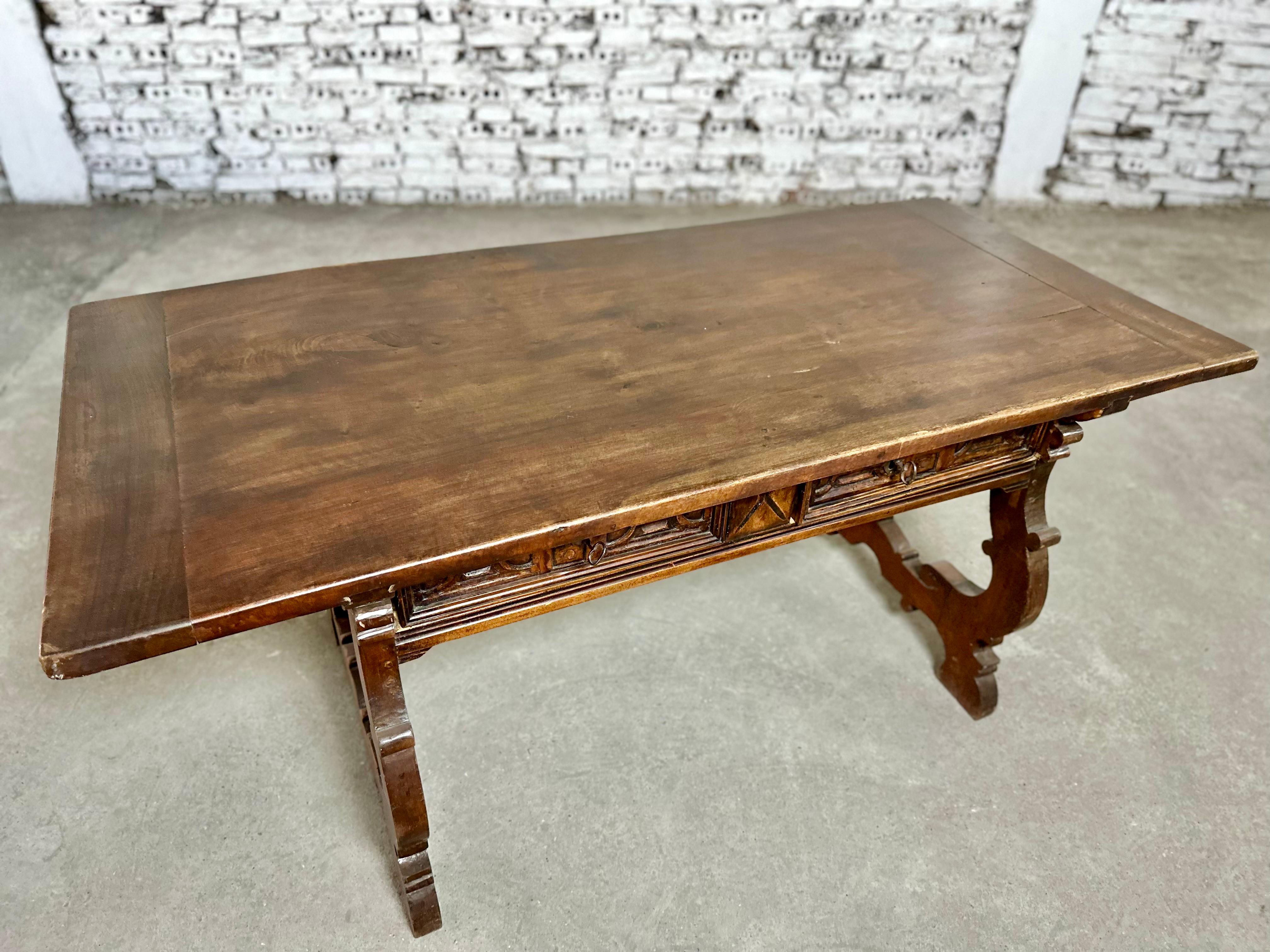 Rare 17c Spanish Reflectoire Dining Table For Sale 6