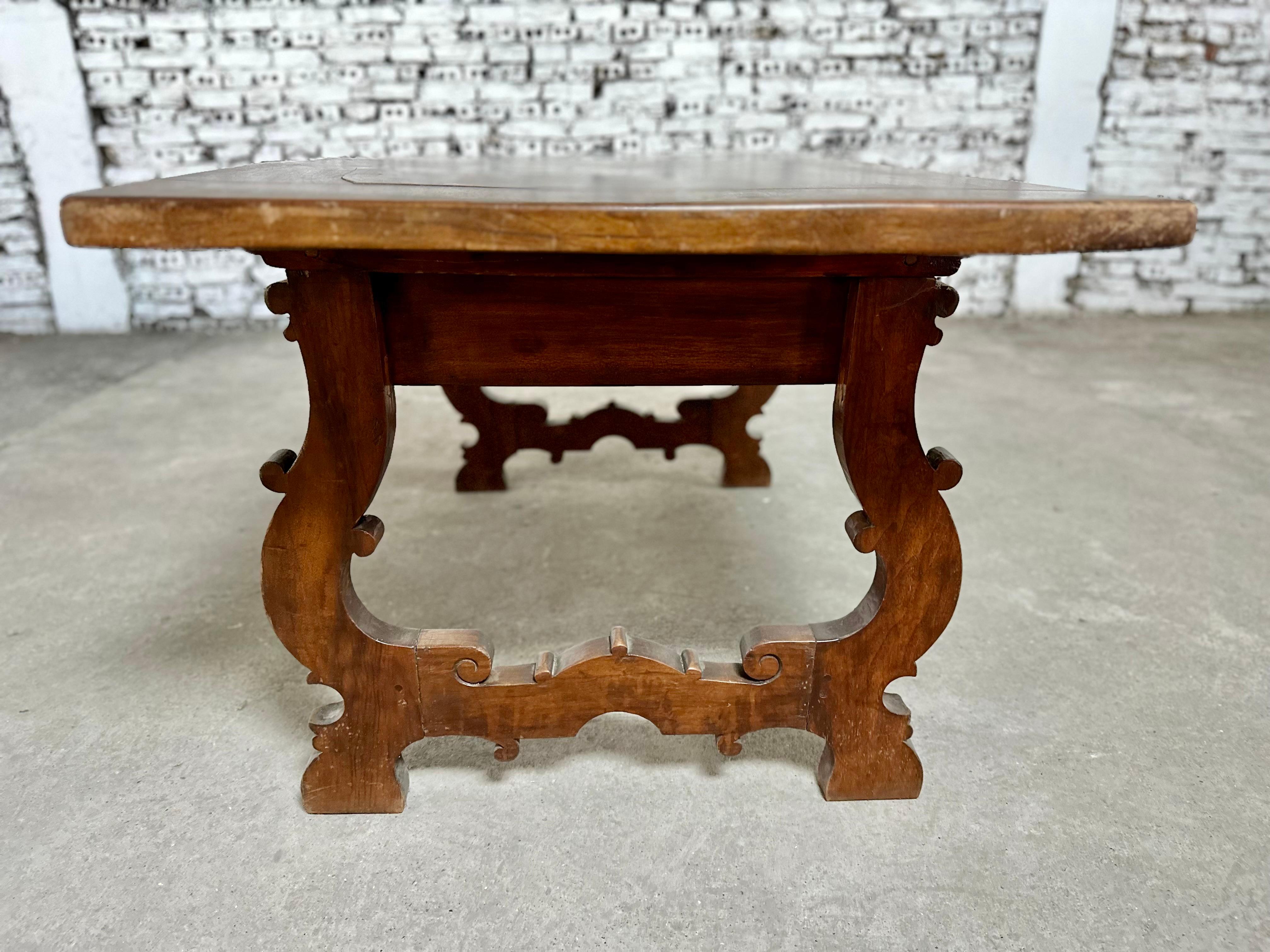 Rare 17c Spanish Reflectoire Dining Table For Sale 10
