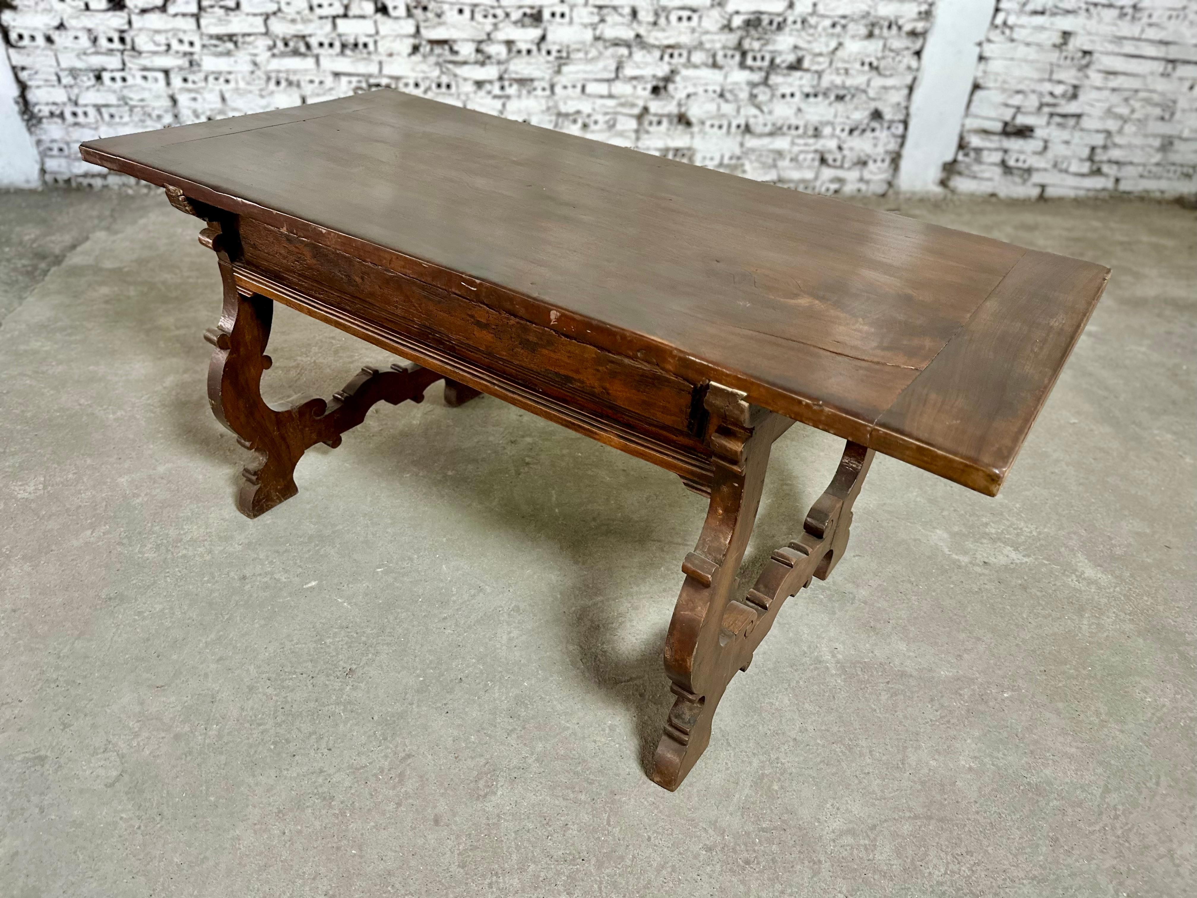 Rare 17c Spanish Reflectoire Dining Table For Sale 12