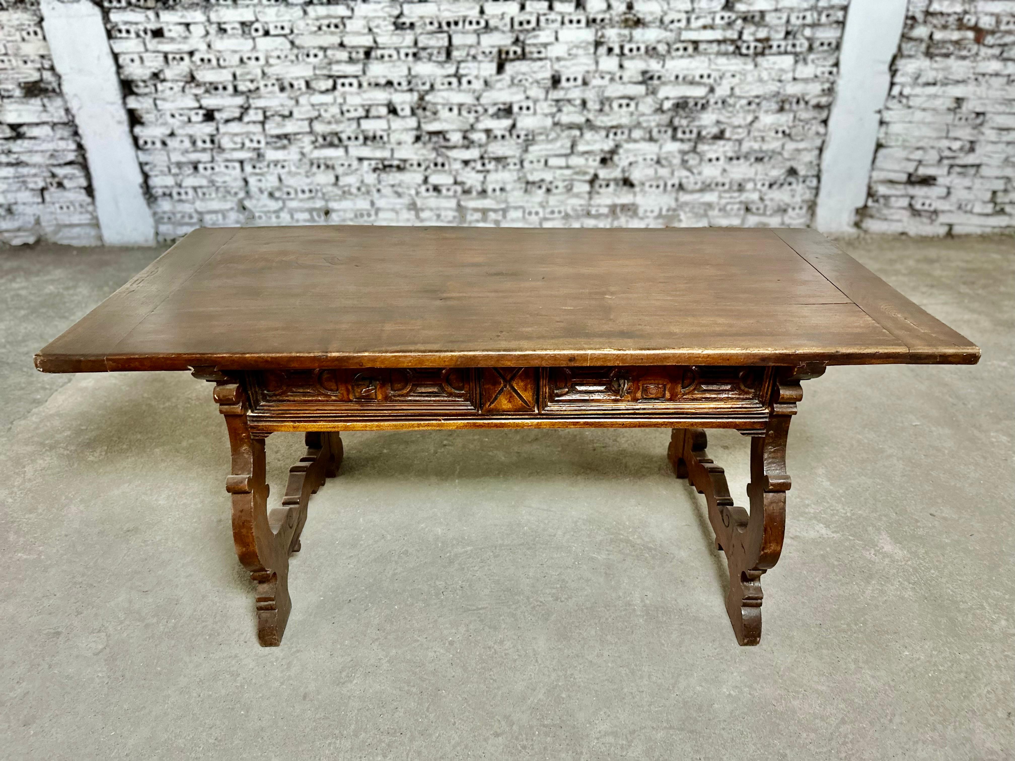 Rare 17c Spanish Reflectoire Dining Table For Sale 2