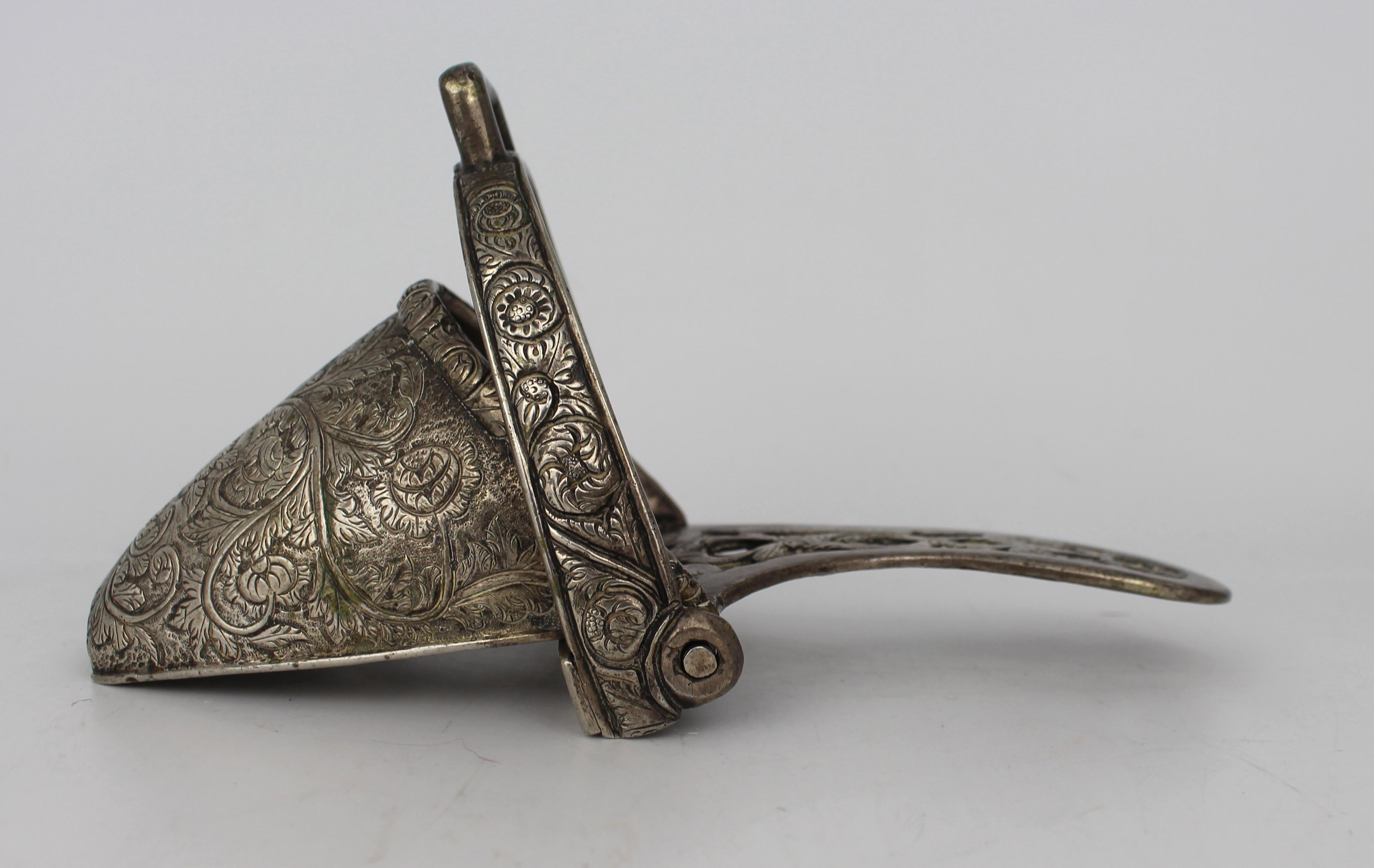 Rare 17th/18th Century Silver-Plated Ornate Shoe Stirrup – Spanish Colonial Mexicano en venta