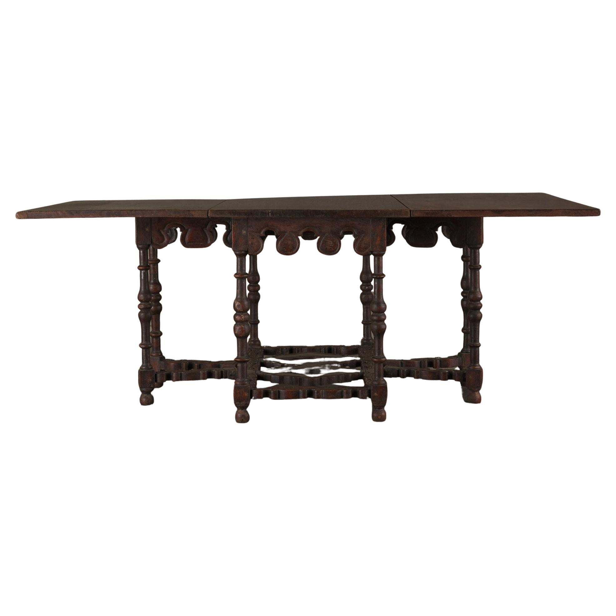 Seltener 17. C. Tisch Folding Center Table mit Schublade