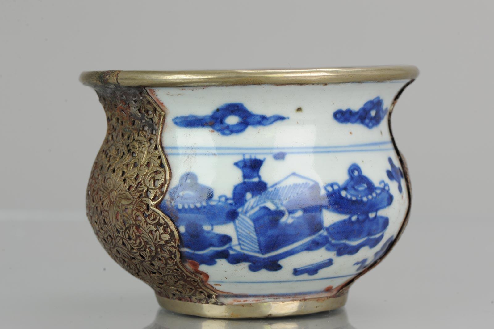Rare 17th Century Transitional Early Kangxi Chinese Porcelain China Bowl Flowers In Good Condition For Sale In Amsterdam, Noord Holland