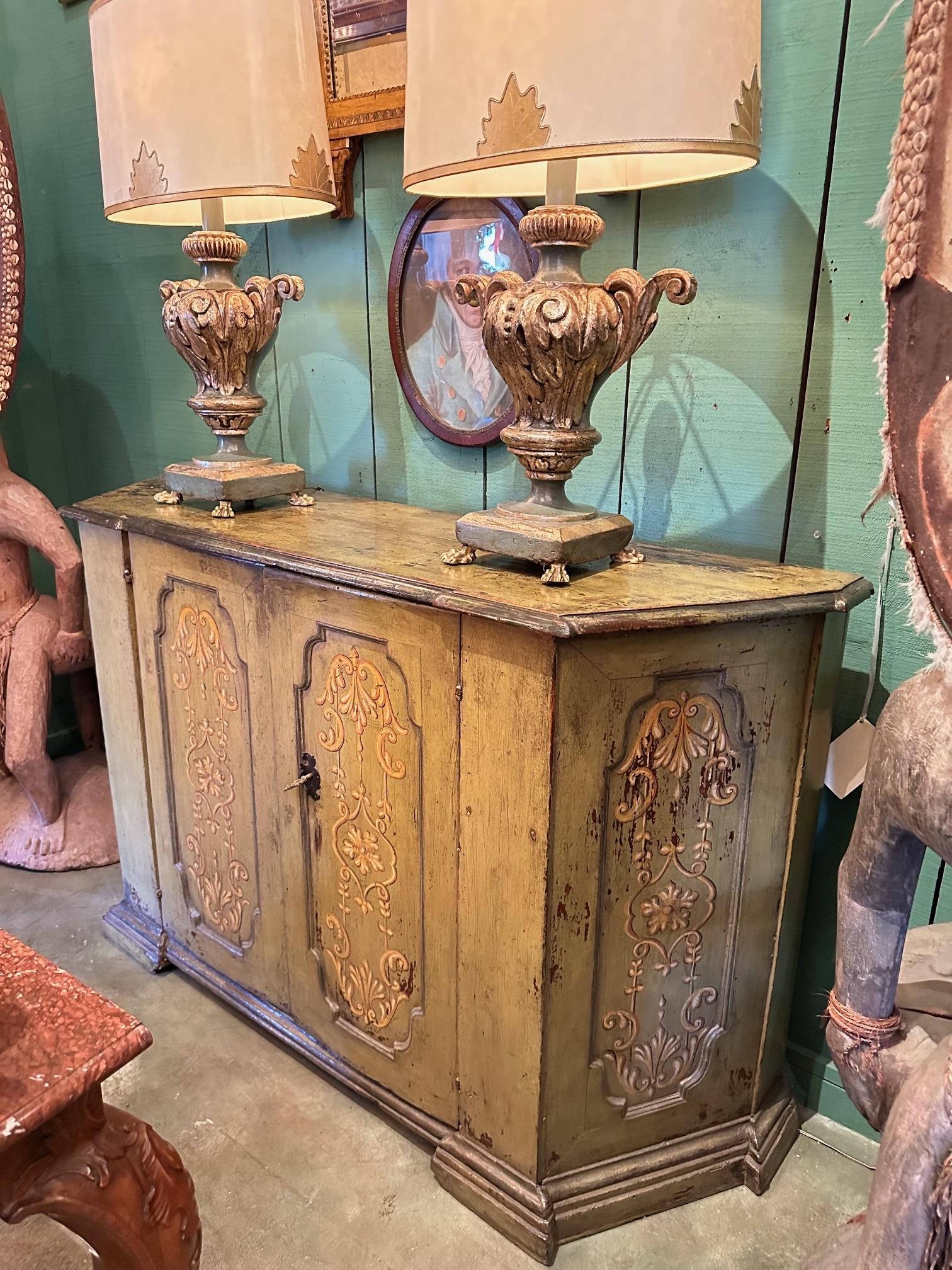 Rara Credenza Barroca Toscana del S. XVII Consola Aparador Italiano LA CA Tallado en venta